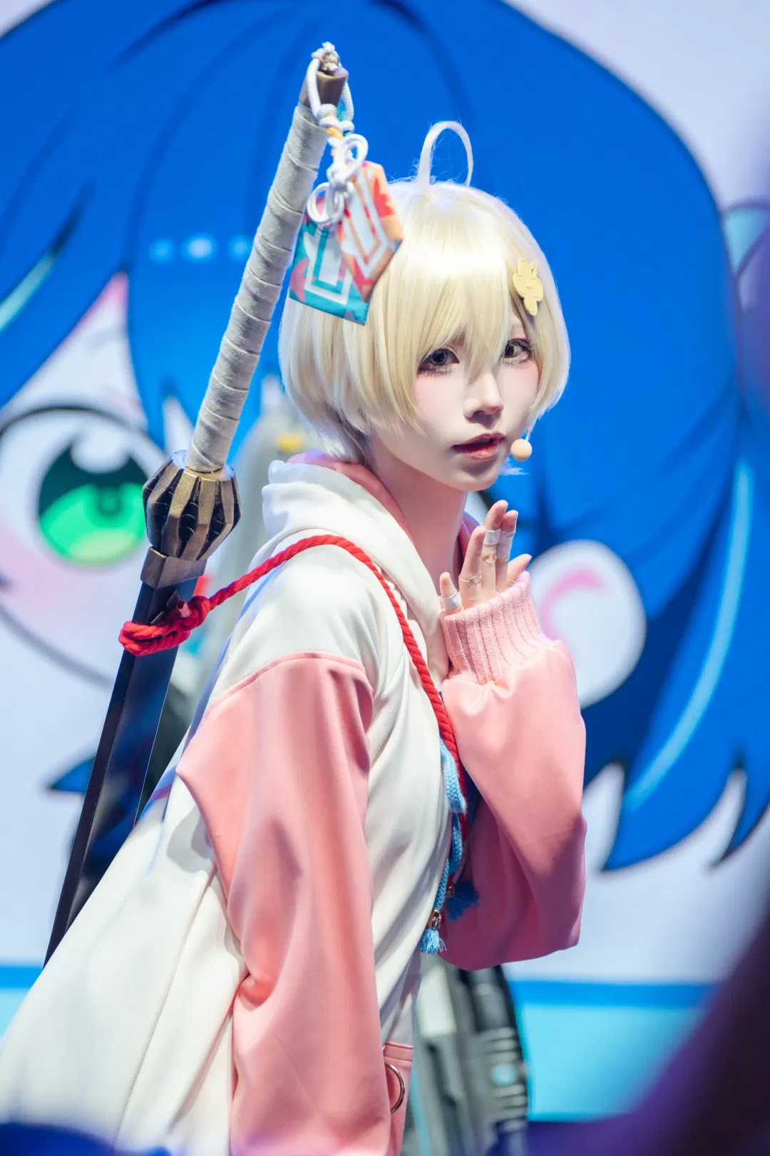 【四葉cos】TGS2026的pearl in Blue粉白連帽衫與道具劍 - 第 2 張