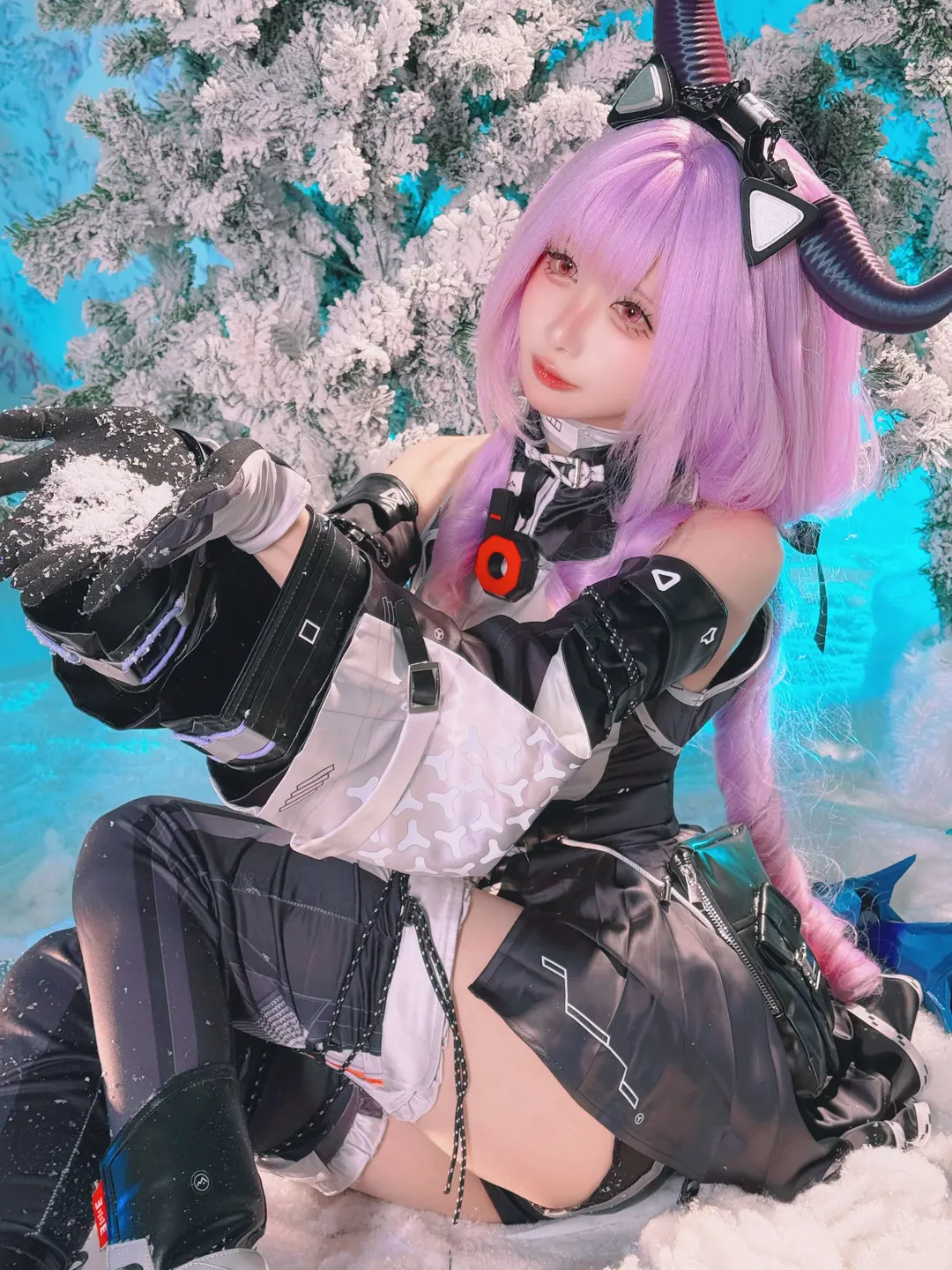 【提弗洛斯cos】明日方舟终末地雪凇幽梦冰雪氛围拍摄 - 第 1 张