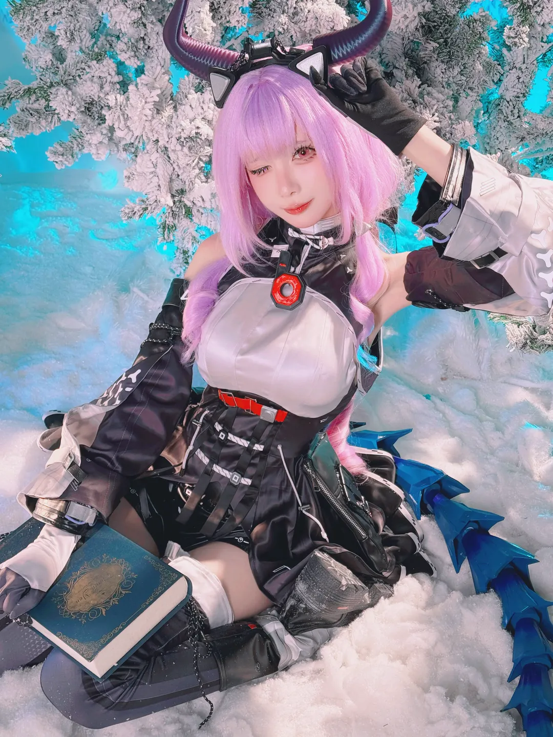 【提弗洛斯cos】明日方舟终末地雪凇幽梦冰雪氛围拍摄 - 第 4 张