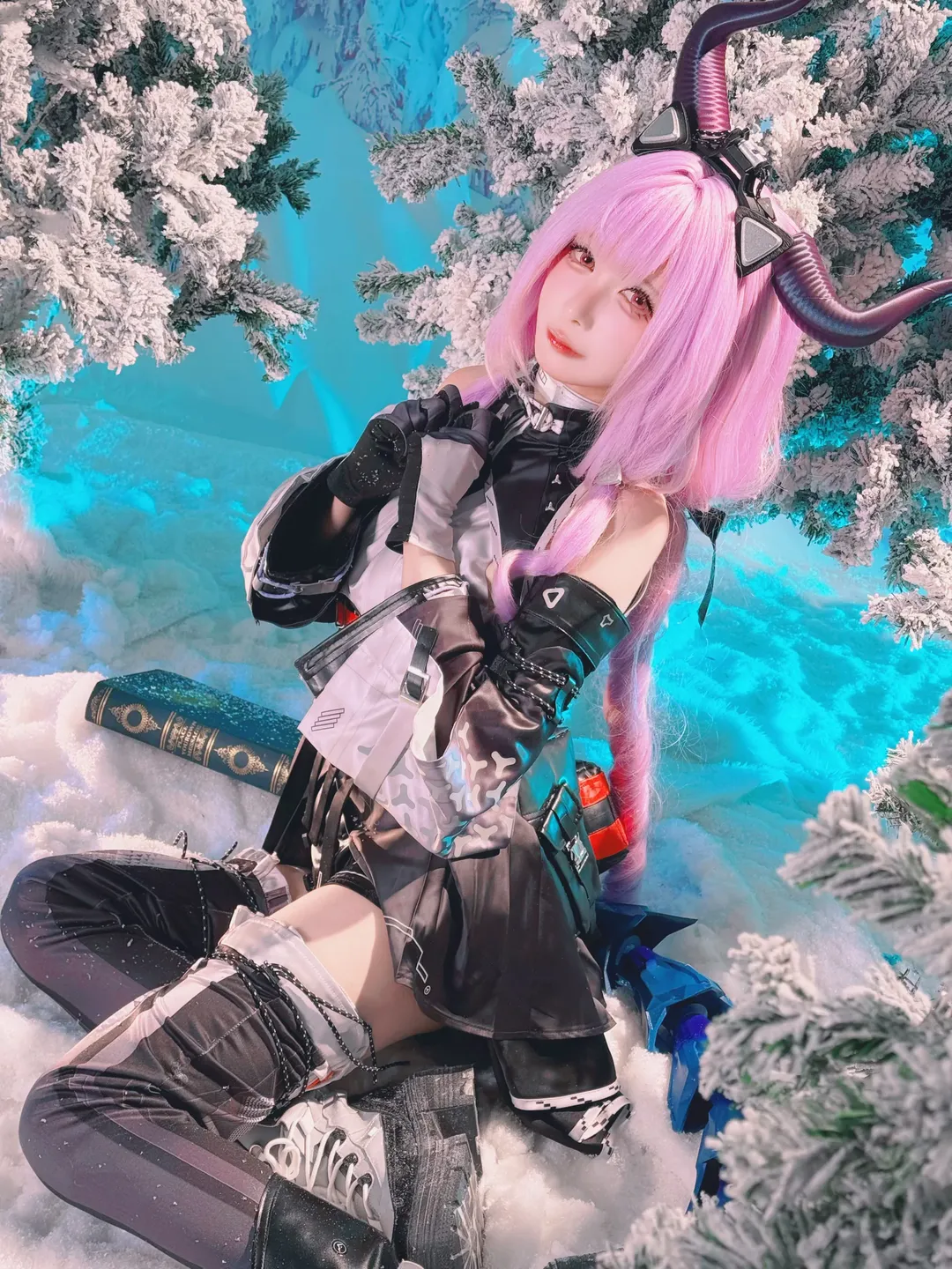 【提弗洛斯cos】明日方舟终末地雪凇幽梦冰雪氛围拍摄 - 第 5 张