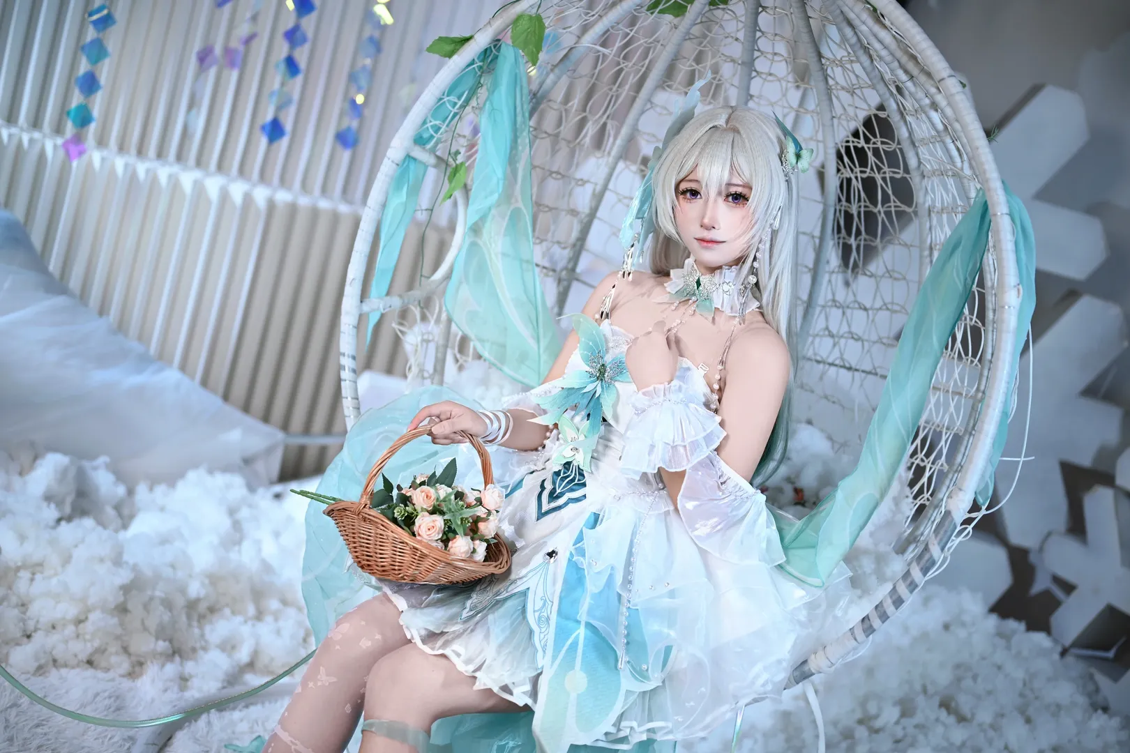 【流萤cos】崩坏星穹铁道流萤逐光，雪景吊椅氛围感拉满 - 第 6 张