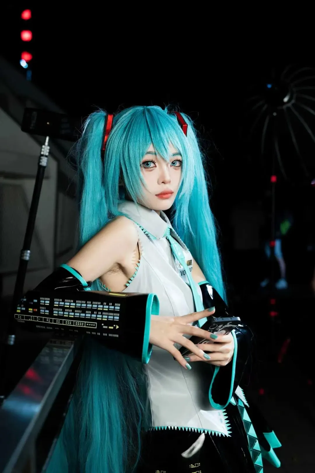 【初音未来cos】动漫星城夜色下的葱之使者 - 第 6 张