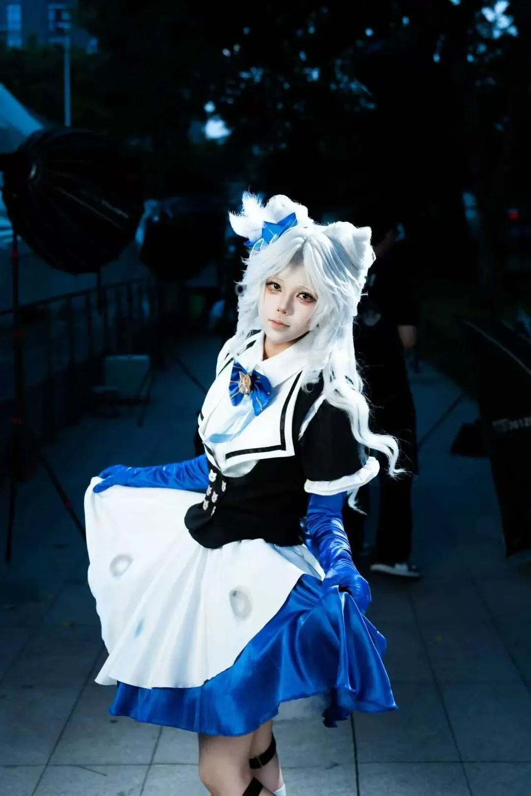 【小诗人cos】第五人格暗夜提裙少女的夜拍记录 - 第 1 张