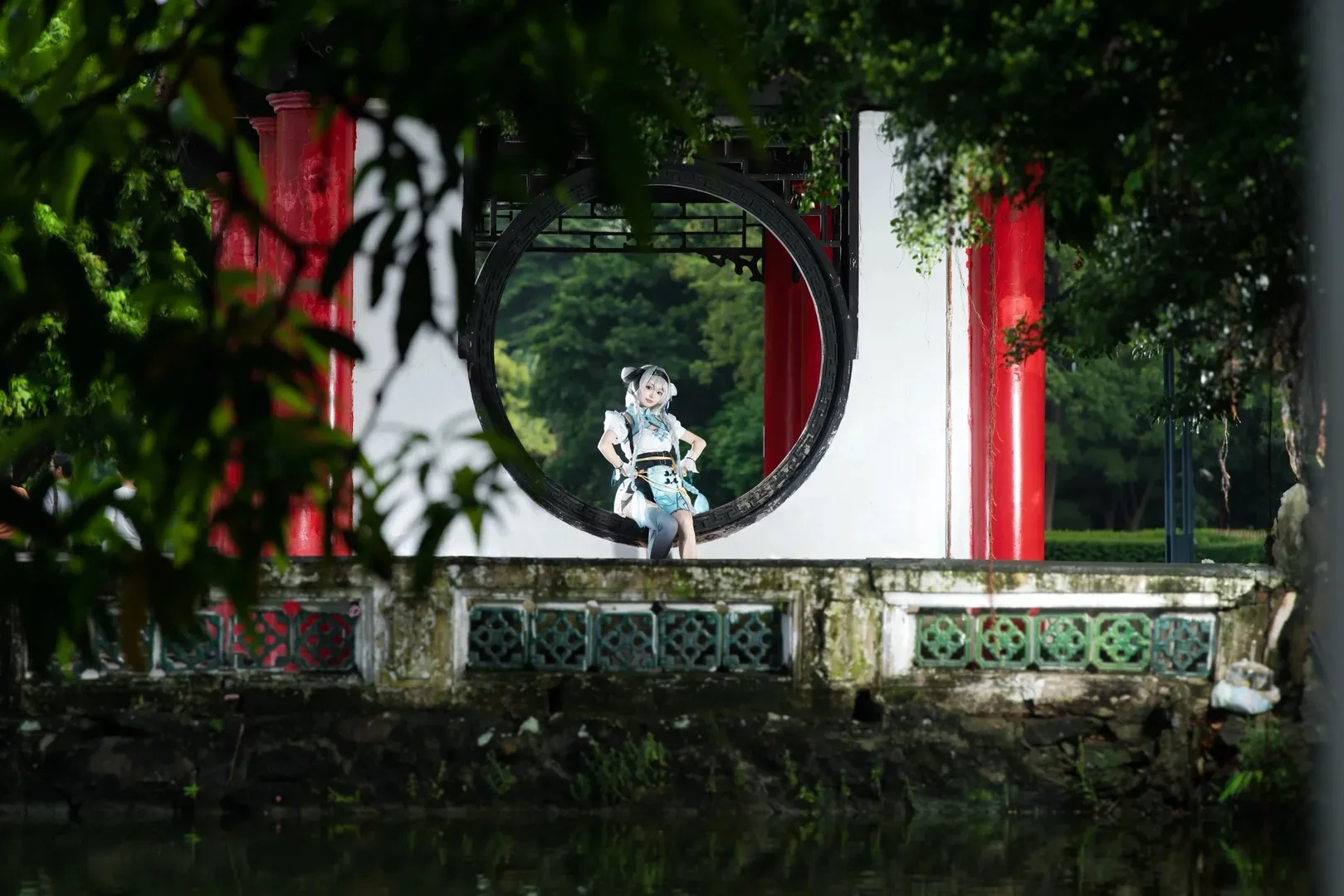 【流萤cos】中山公园雨后出片，中华娘造型的国风氛围感拉满 - 第 8 张