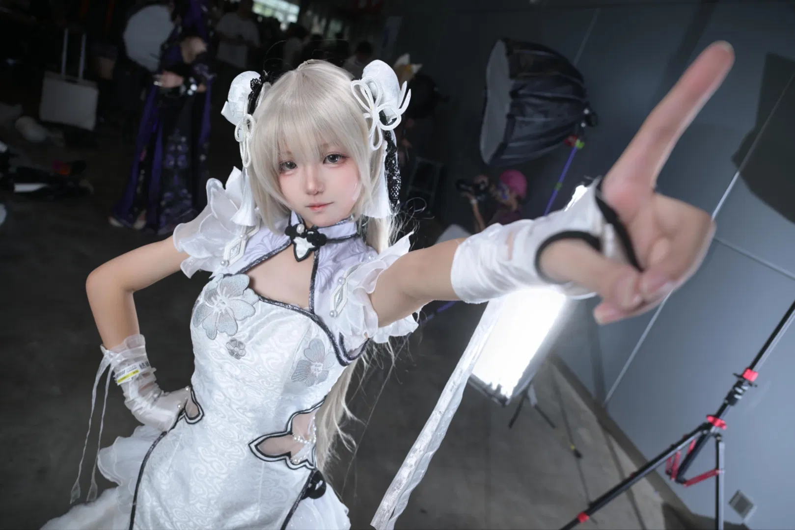 【殷紫萍cos】永劫无间江门结缘漫展，白丝与蕾丝旗袍的碰撞 - 第 1 张