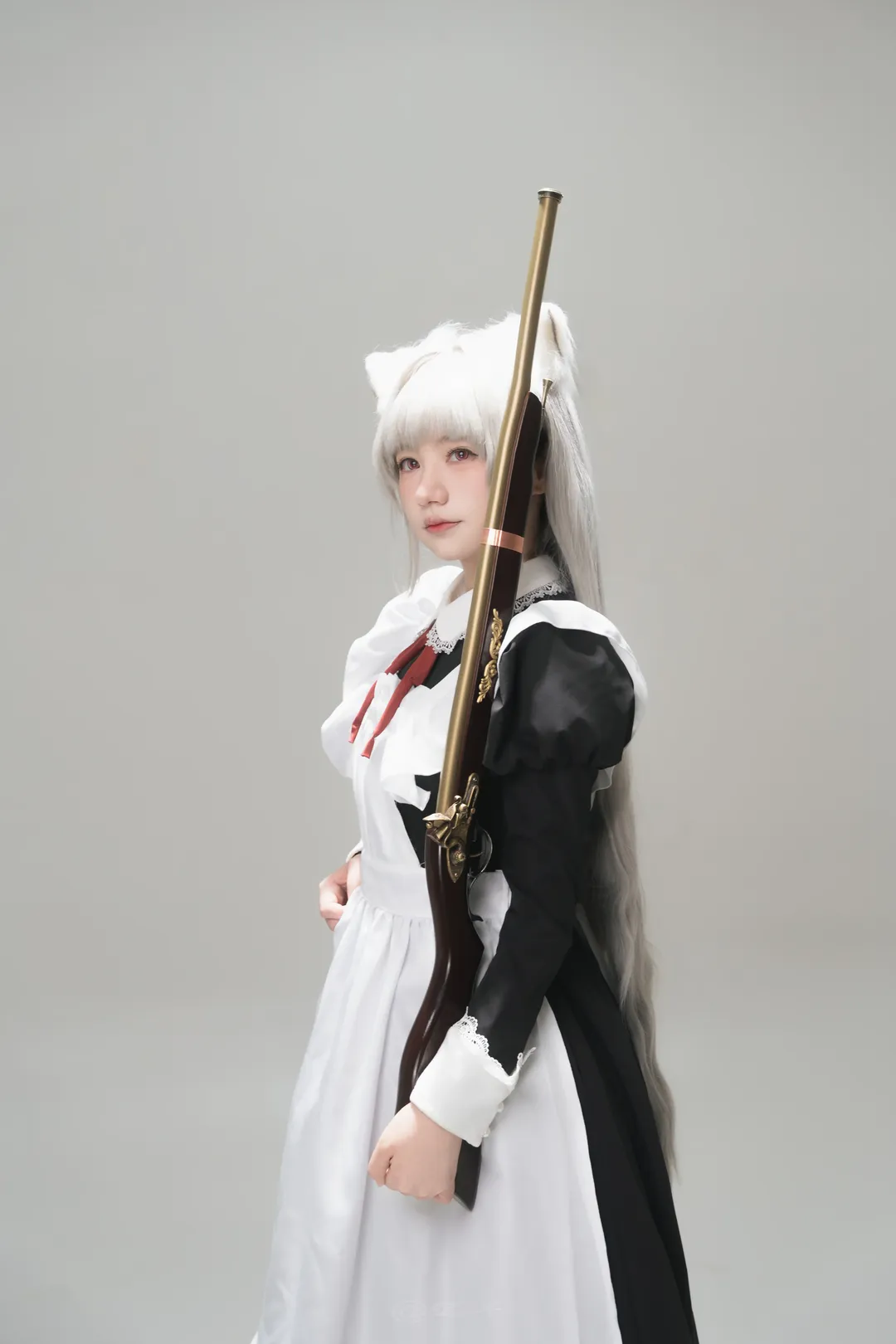 白棚里的女仆装长枪动作分享 - 第 4 张