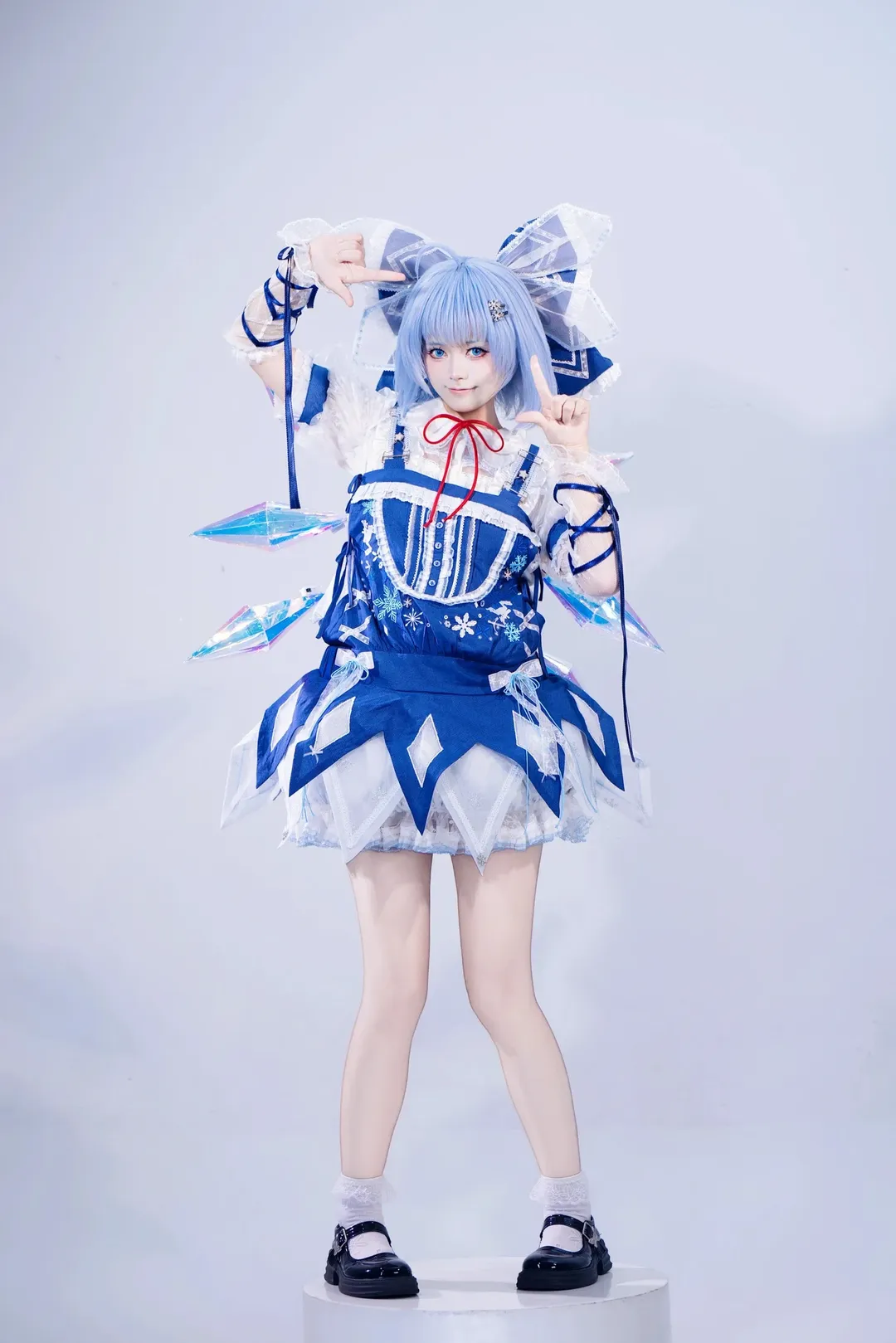 【琪露诺cos】东方project的冰之妖精，蓝白水晶裙摆真的太梦幻了 - 第 6 张