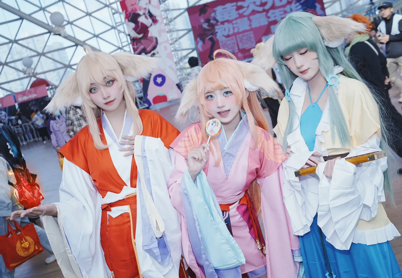 【涂山苏苏cos】狐妖小红娘漫展中的甜美粉蓝精灵 - 第 2 张