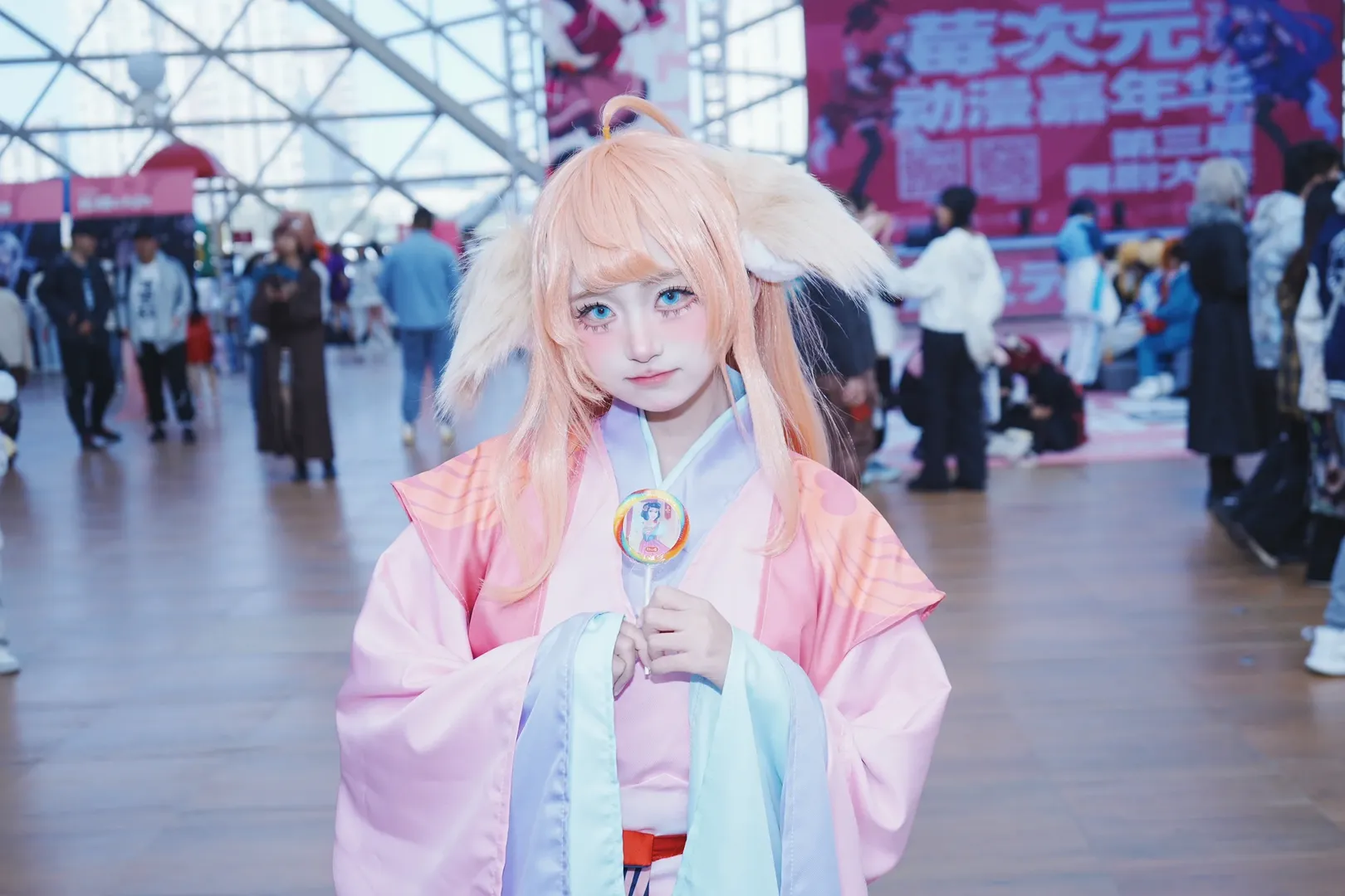 【涂山苏苏cos】狐妖小红娘漫展中的甜美粉蓝精灵 - 第 3 张