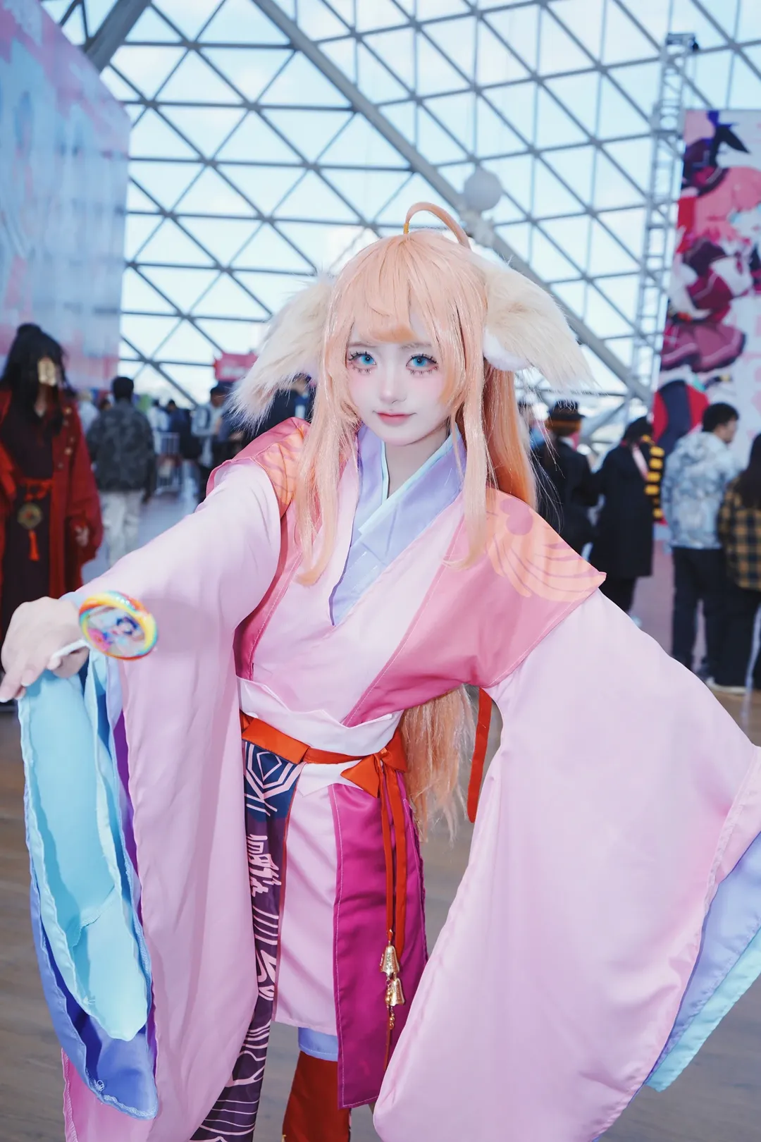 【涂山苏苏cos】狐妖小红娘漫展中的甜美粉蓝精灵 - 第 4 张