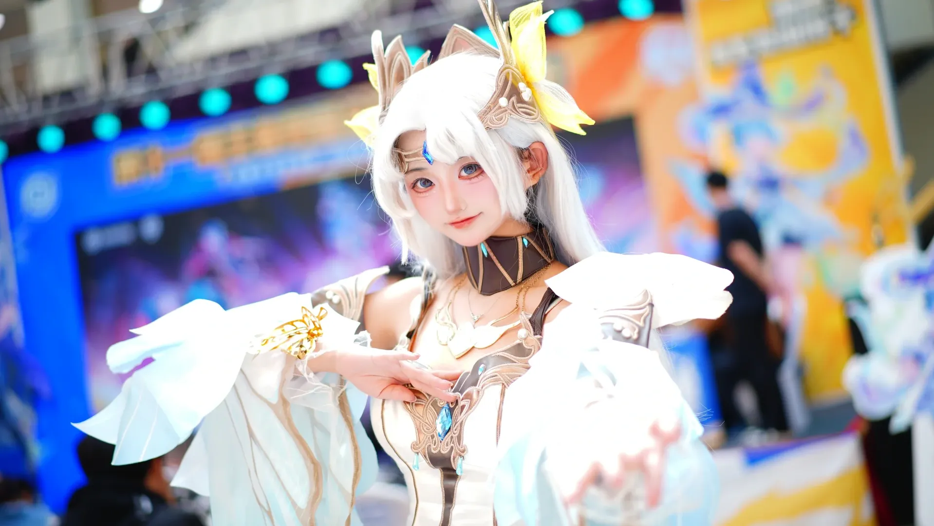 【貂蝉cos】王者荣耀仲夏夜之梦里的蝶舞金芒 - 第 3 张