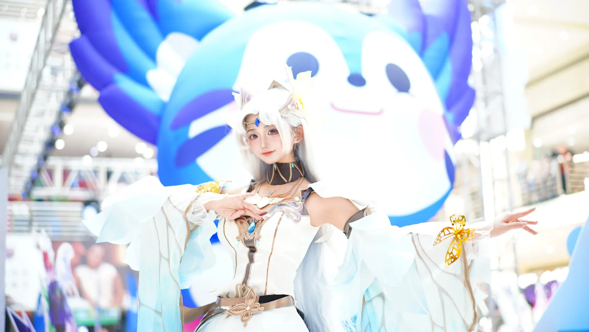 【貂蝉cos】王者荣耀仲夏夜之梦里的蝶舞金芒 - 第 4 张