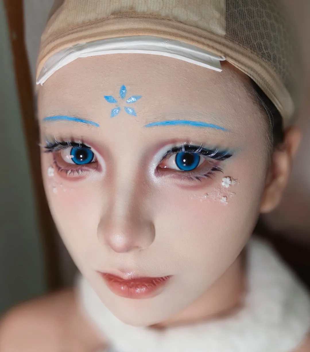 【王昭君 コスプレ】王昭君 デフォルトスキンの氷雪メイクのディテール分解 - 1 枚目