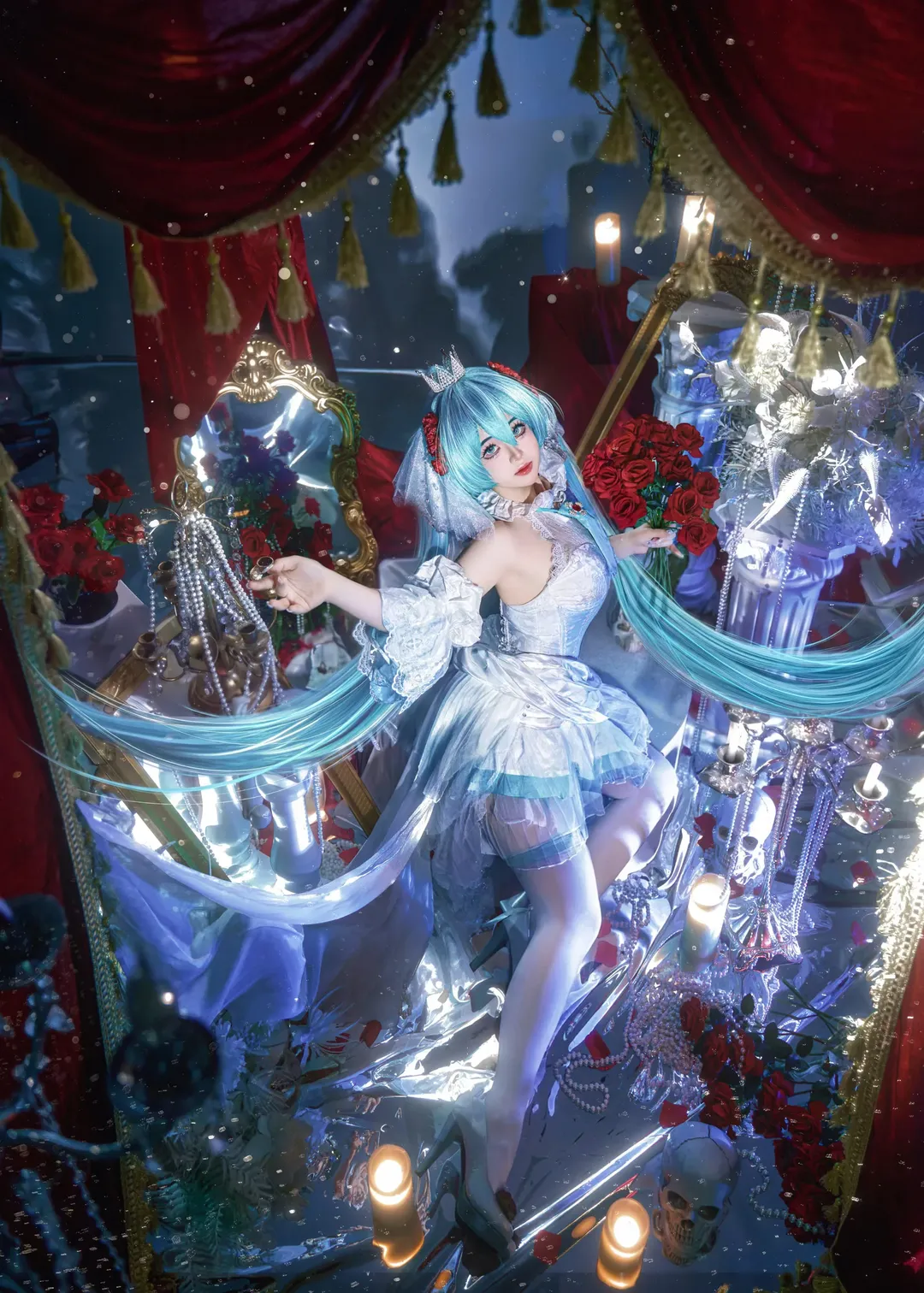 【初音未来cos】白如雪的公主，红玫瑰与白骨交织的幻境 - 第 1 张