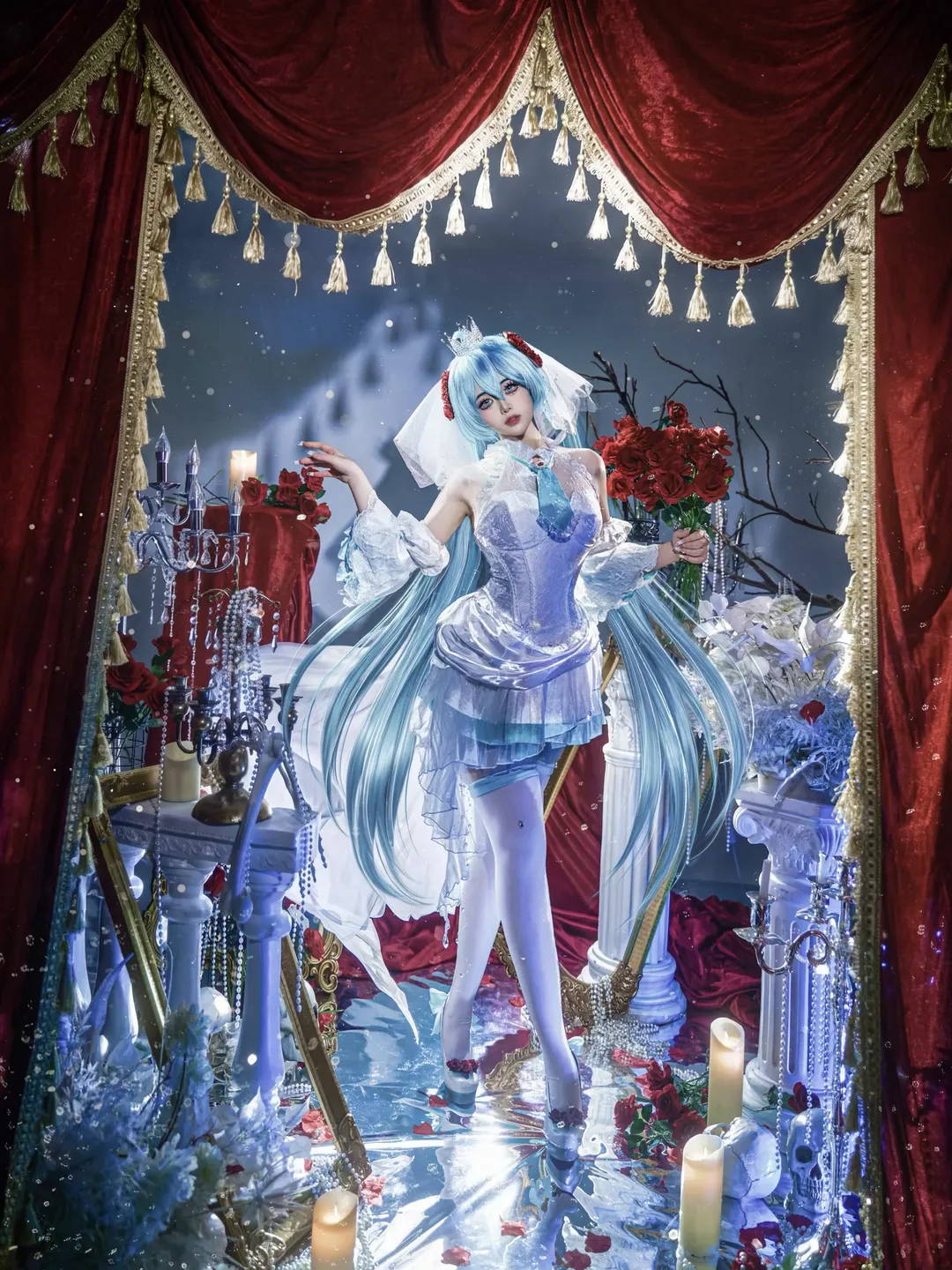 【初音未来cos】白如雪的公主，红玫瑰与白骨交织的幻境 - 第 9 张