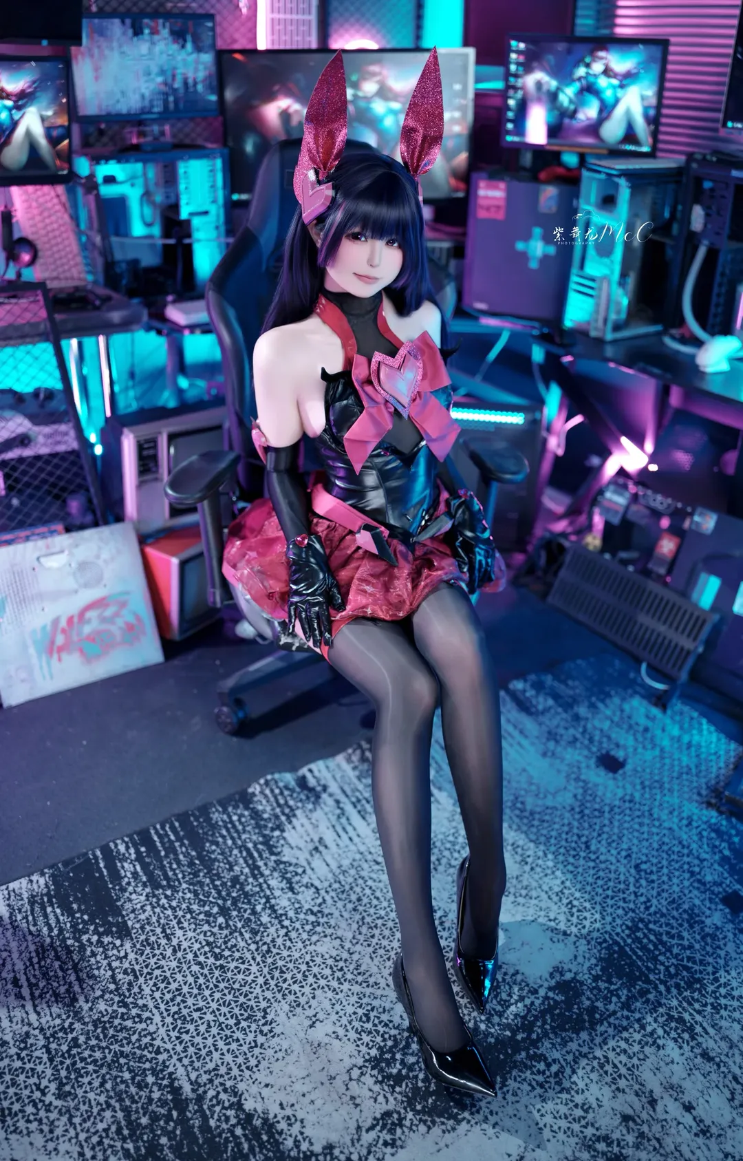 守望先锋Dva兔女郎cos，赛博朋克电竞房等你哦 - 第 4 张