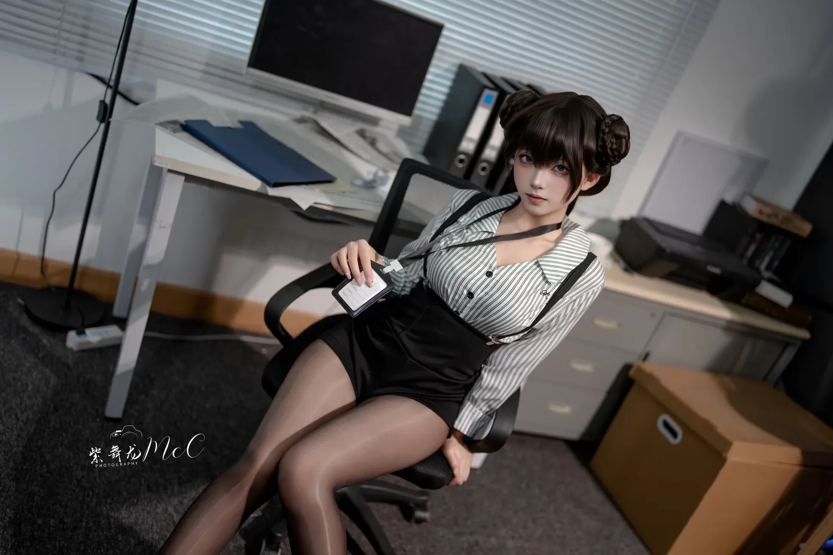 【妃咲cos】碧蓝档案制服搭配，办公室动作参考记录 - 第 3 张
