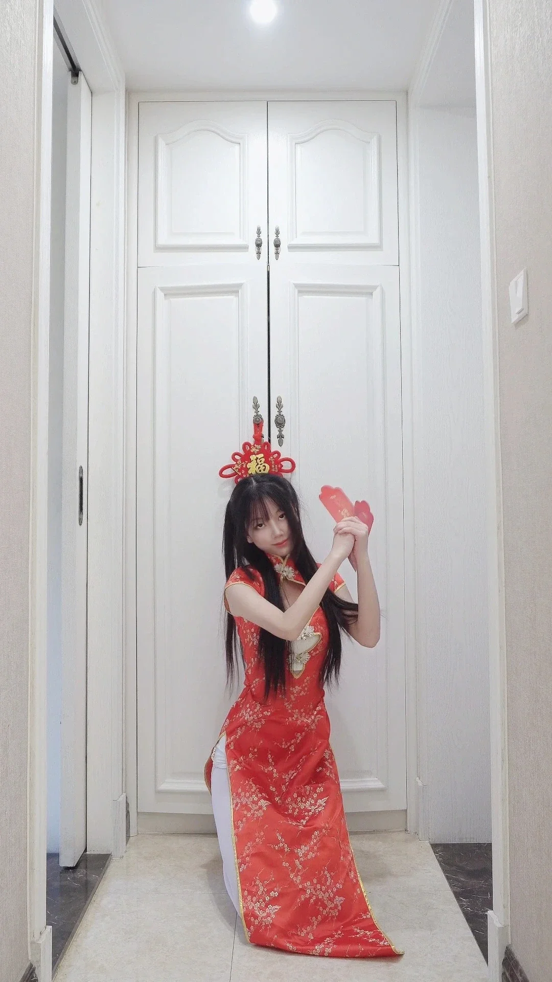 盲袋开出奇怪衣服 意外搭出财神新春氛围感 - 第 2 张