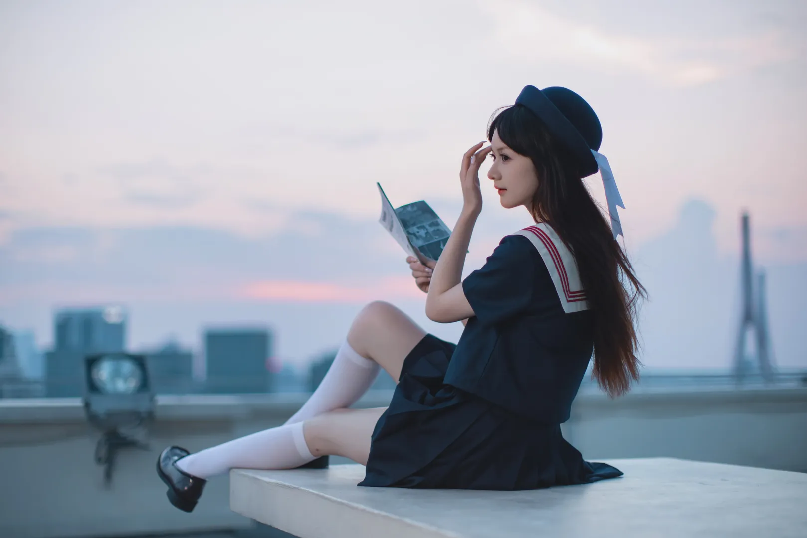 天台黄昏下的日系水手服少女 - 第 2 张