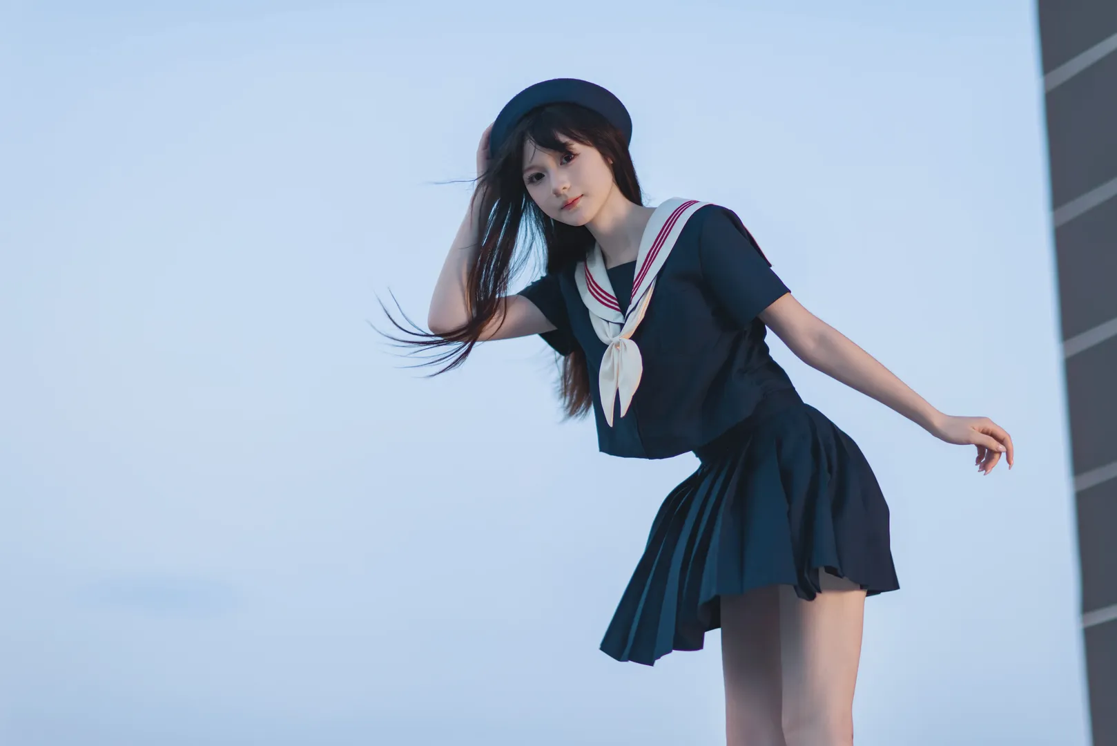 天台黄昏下的日系水手服少女 - 第 4 张