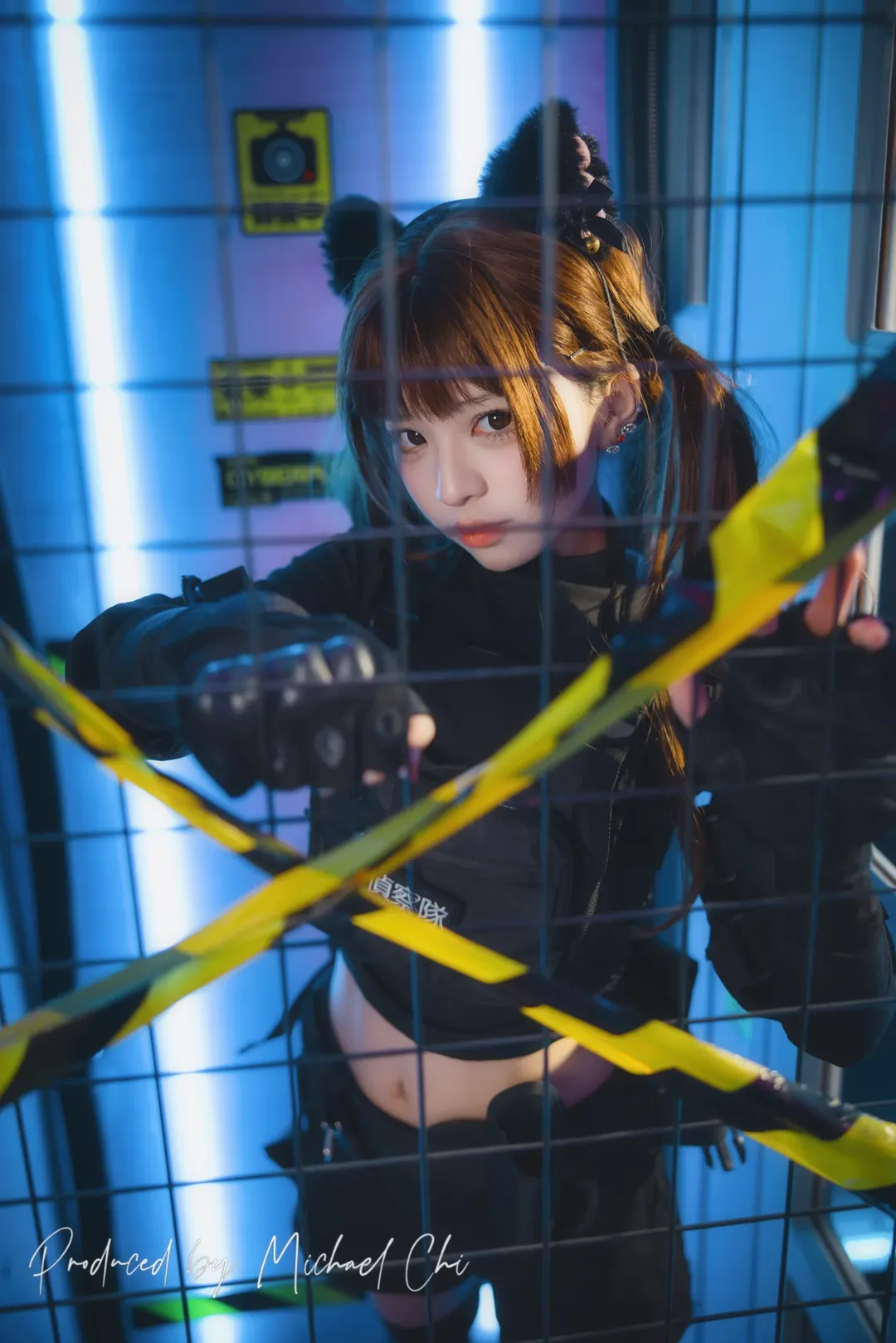 霓虹之下的战术少女 赛博朋克风写真 - 第 5 张