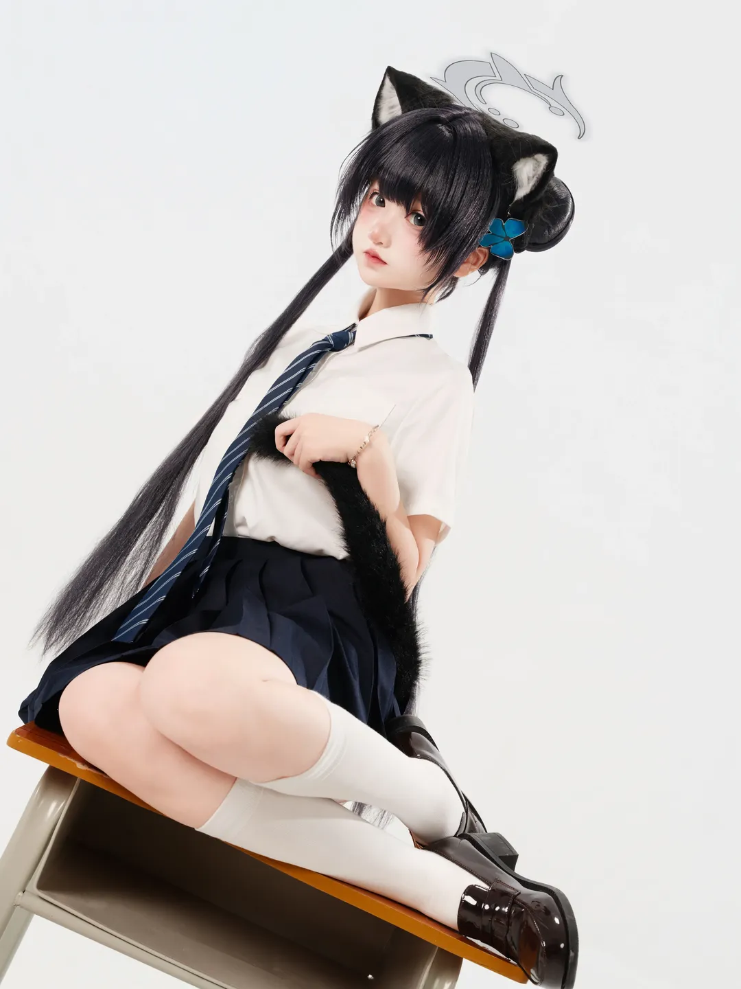【龙华妃咲cos】蔚蓝档案里换上制服后的感觉 - 第 2 张