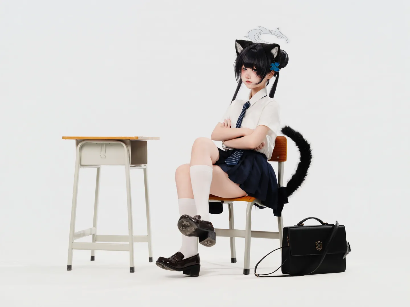 【龙华妃咲cos】蔚蓝档案里换上制服后的感觉 - 第 4 张