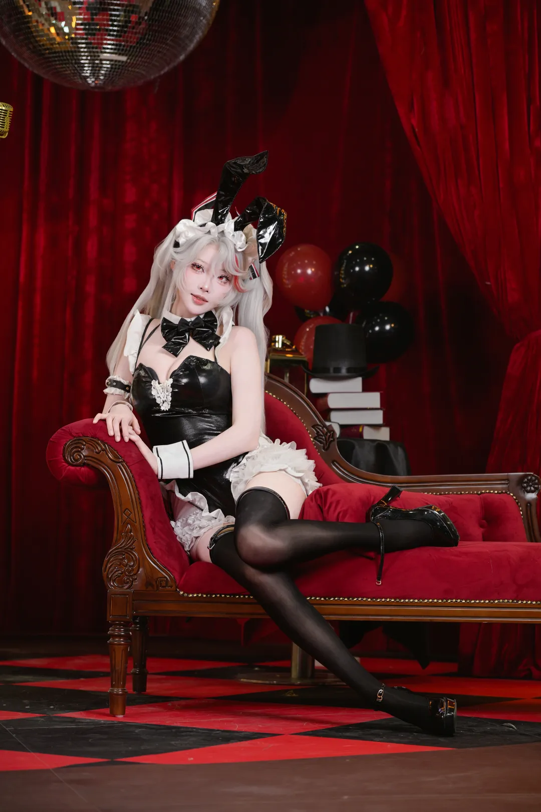 【欧根亲王cos】碧蓝航线里的这套漆皮兔女郎造型真的很挑拍摄角度 - 第 2 张