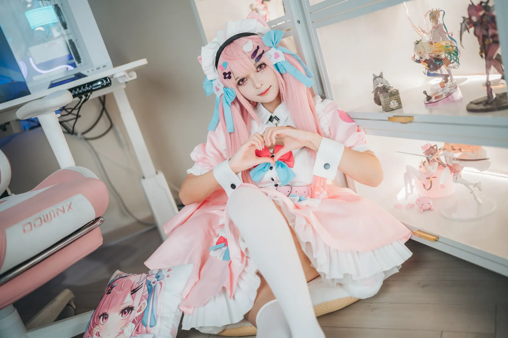 结城昨日奈cos：粉色女仆与电竞房的Vtuber奇妙日常 - 第 1 张