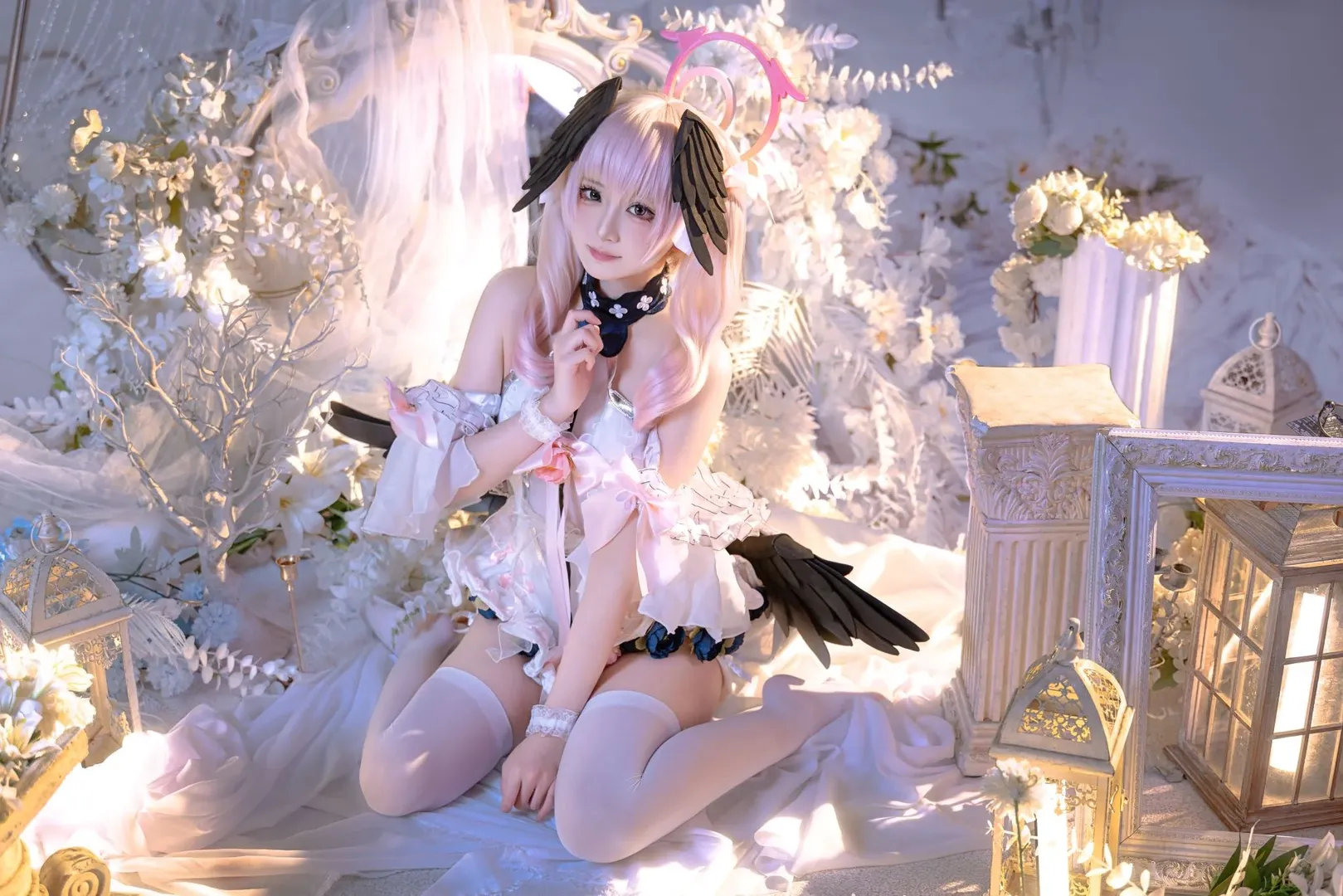 【下江小春cos】碧蓝档案幻境花园，黑色羽翼与粉色光环的碰撞 - 第 4 张