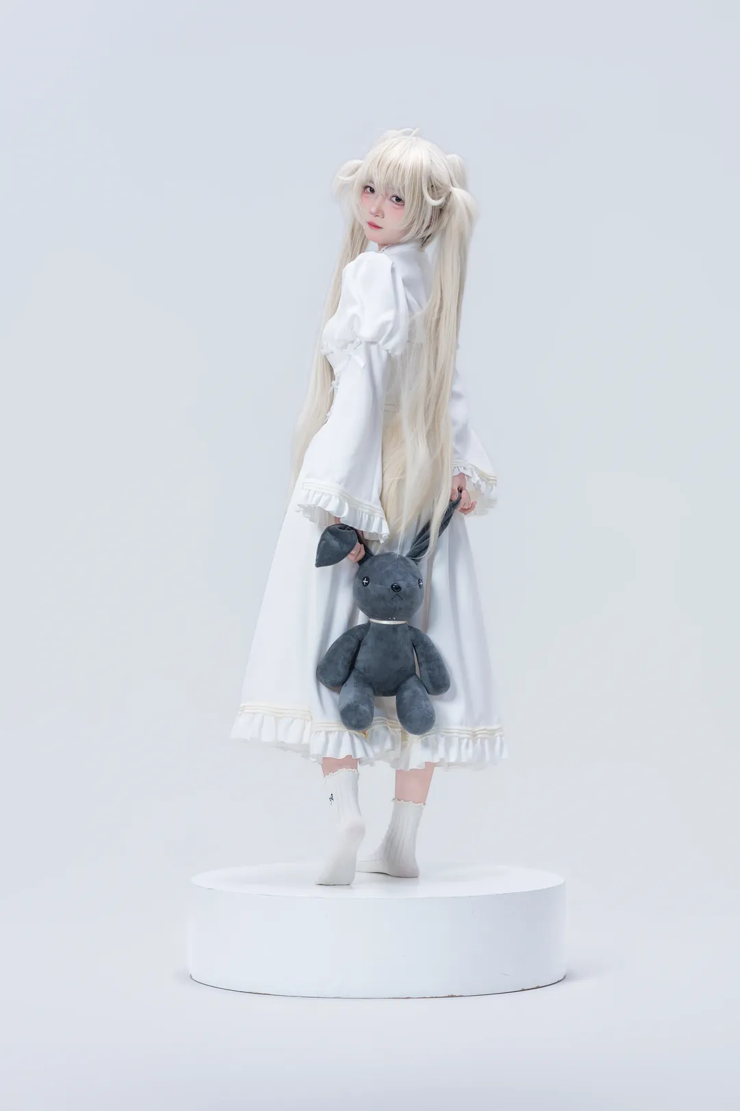【穹妹cos】白裙雙馬尾與長耳兔的棚拍記錄 - 第 2 張