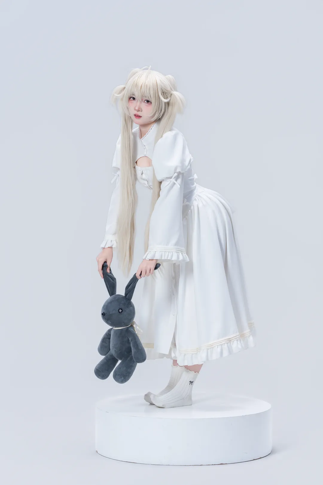 【穹妹cos】白裙雙馬尾與長耳兔的棚拍記錄 - 第 5 張