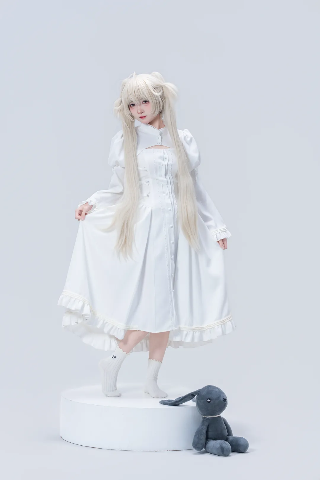 【穹妹cos】白裙雙馬尾與長耳兔的棚拍記錄 - 第 9 張