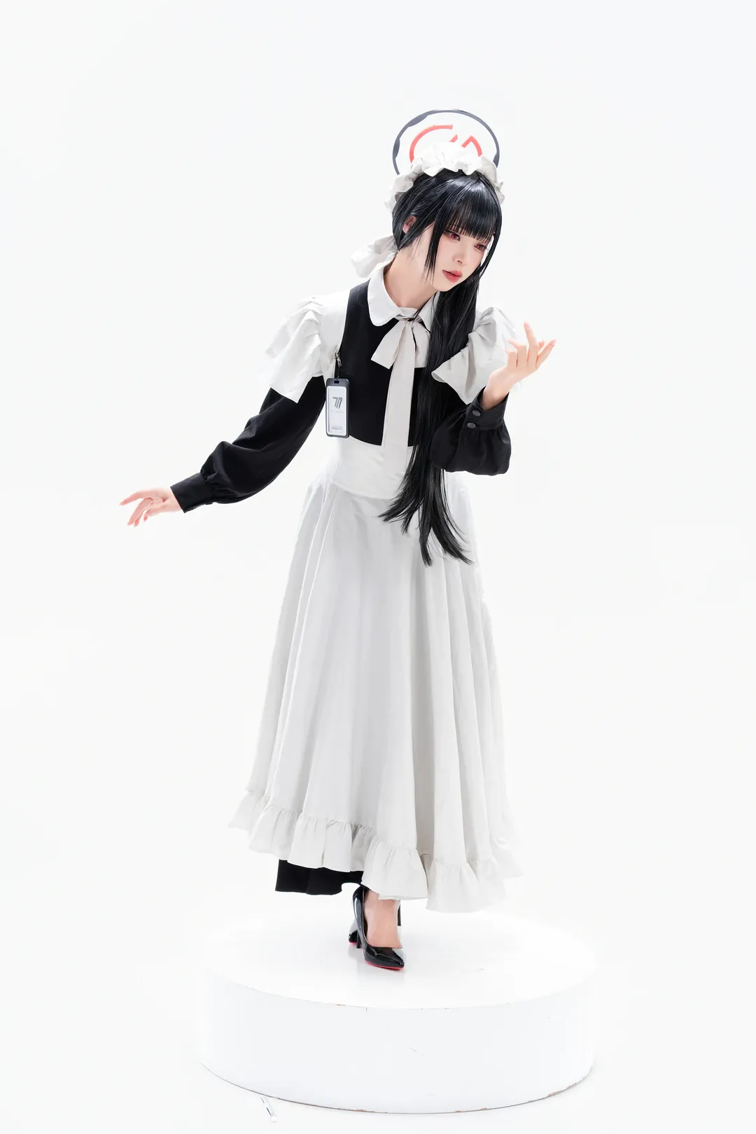 调月莉音cos 蔚蓝档案里的黑白女仆装穿搭 - 第 4 张