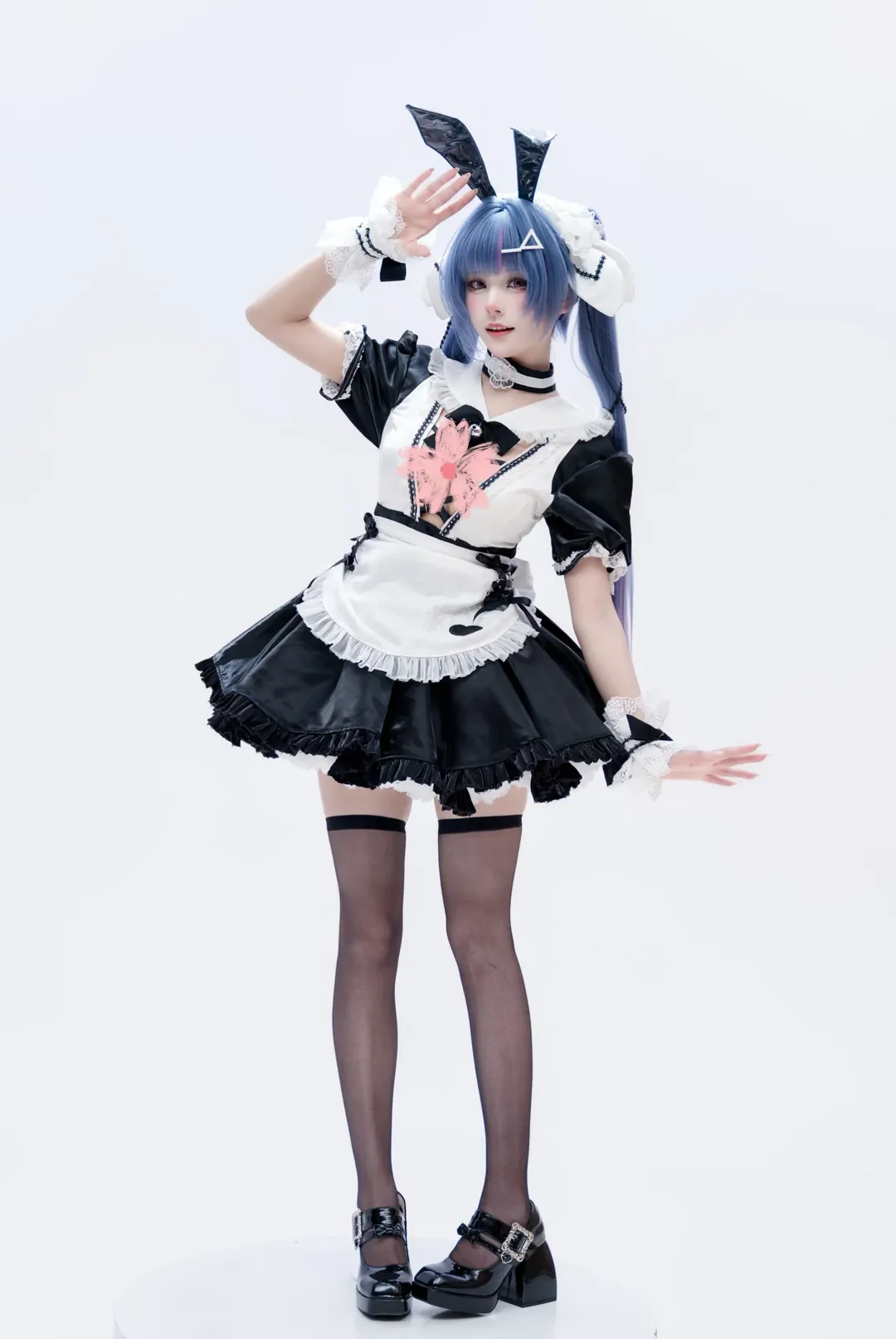 【萨里cos】碧蓝航线的蓝色小兔，俏皮女仆装登场 - 第 3 张