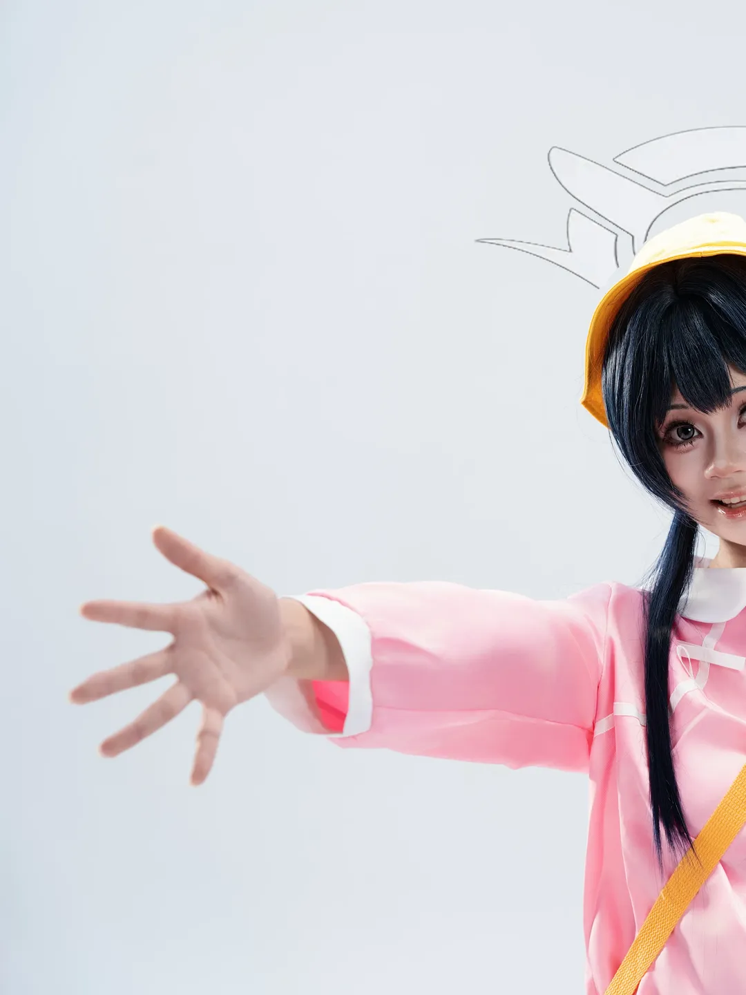 【キサキ コスプレ】ブルーアーカイブの可愛い担当、今日はあなたにハグをあげたい - 1 枚目