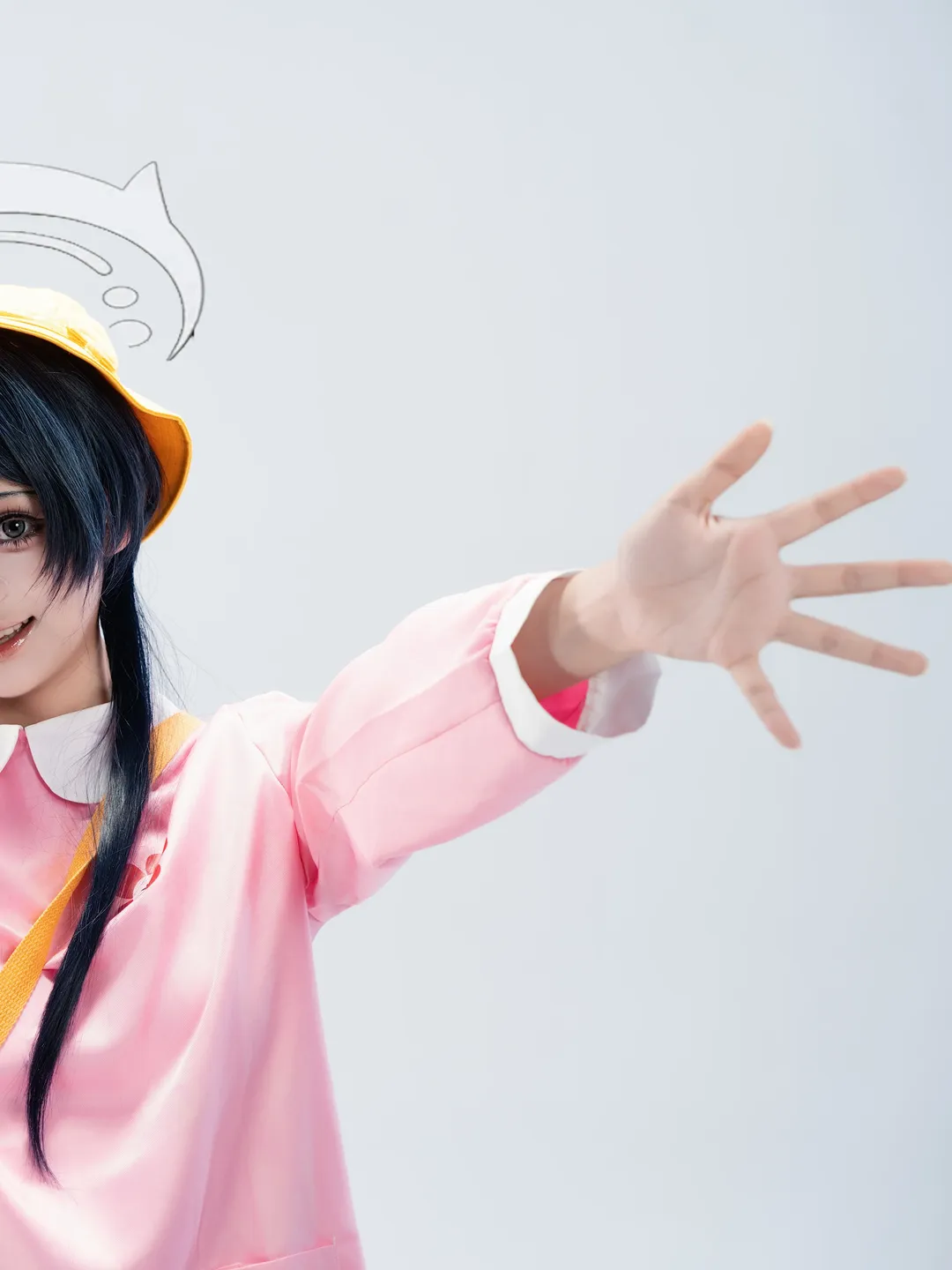 【キサキ コスプレ】ブルーアーカイブの可愛い担当、今日はあなたにハグをあげたい - 2 枚目