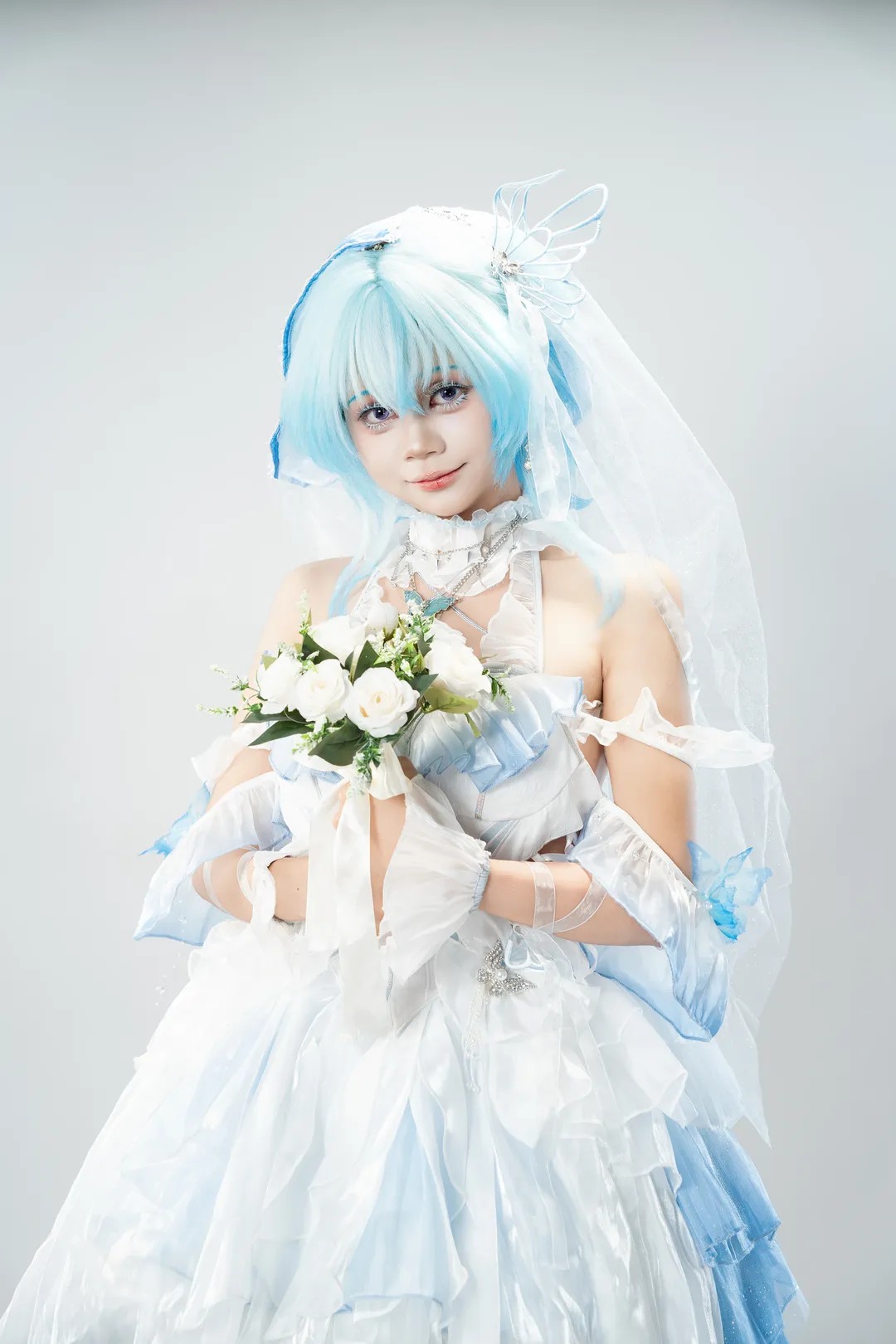 Wuthering Waves The Shorekeeper cosplay Bride cosplay shooting record and makeup styling sharing