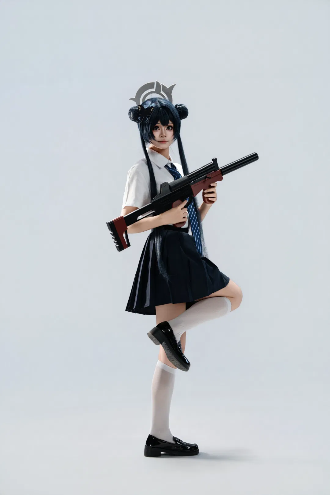 【妃咲cos】蔚蓝档案妃咲制服持枪棚拍 - 第 2 张