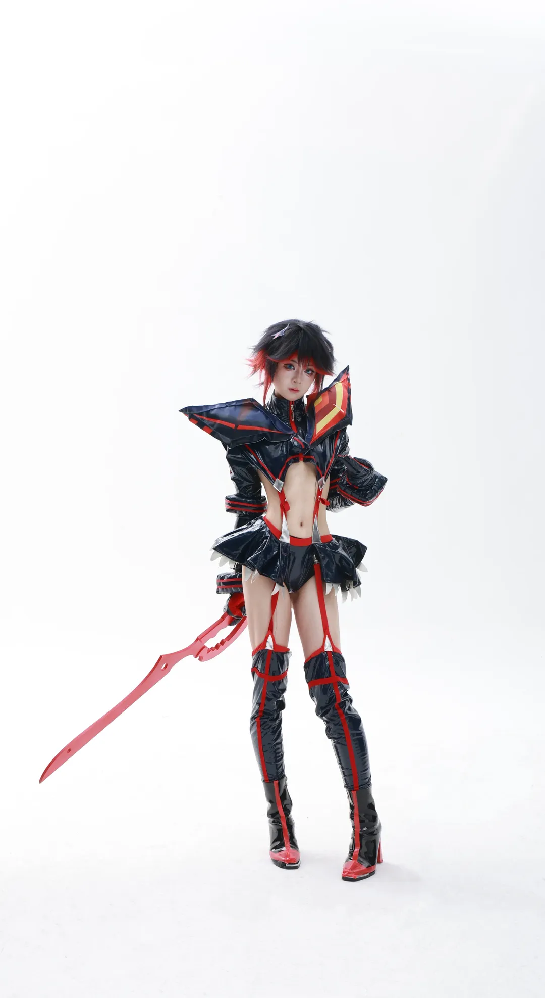 【缠流子cos】斩服少女红黑漆皮战衣棚拍记录 - 第 1 张