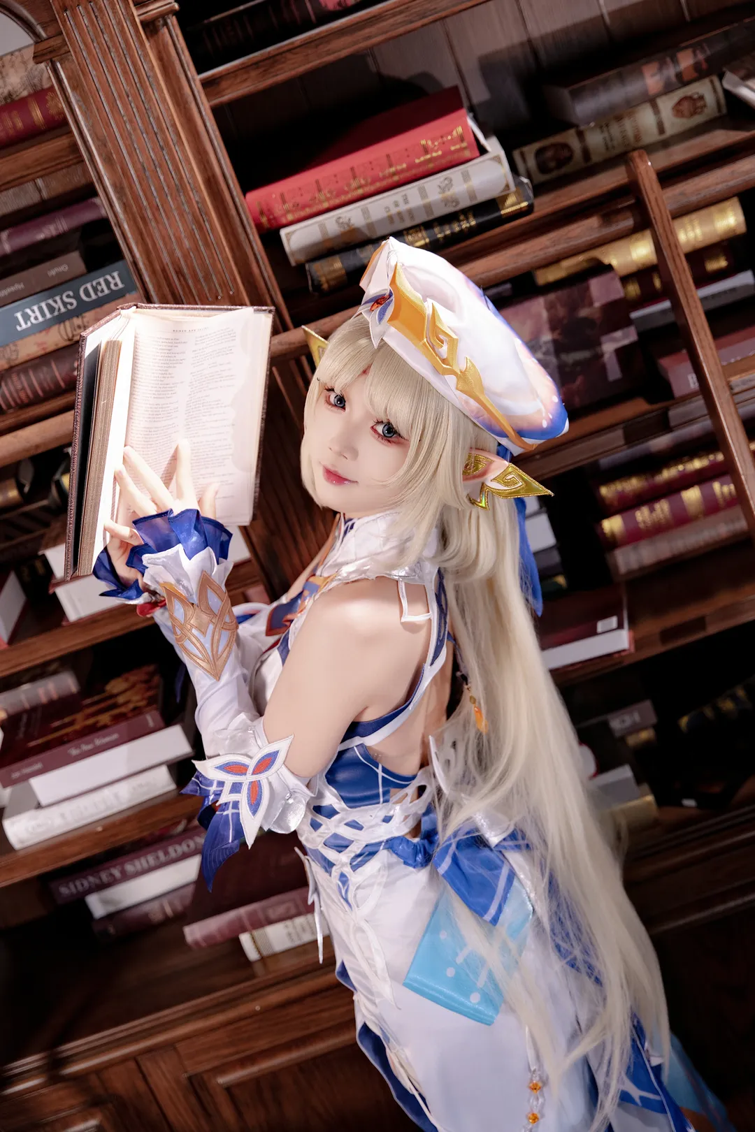 【尼可·莱恩cos】原神魔女会N的书房静谧时刻