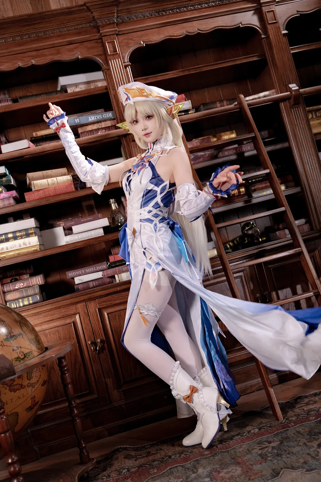 【尼可·莱恩cos】原神魔女会N的书房静谧时刻 - 第 4 张