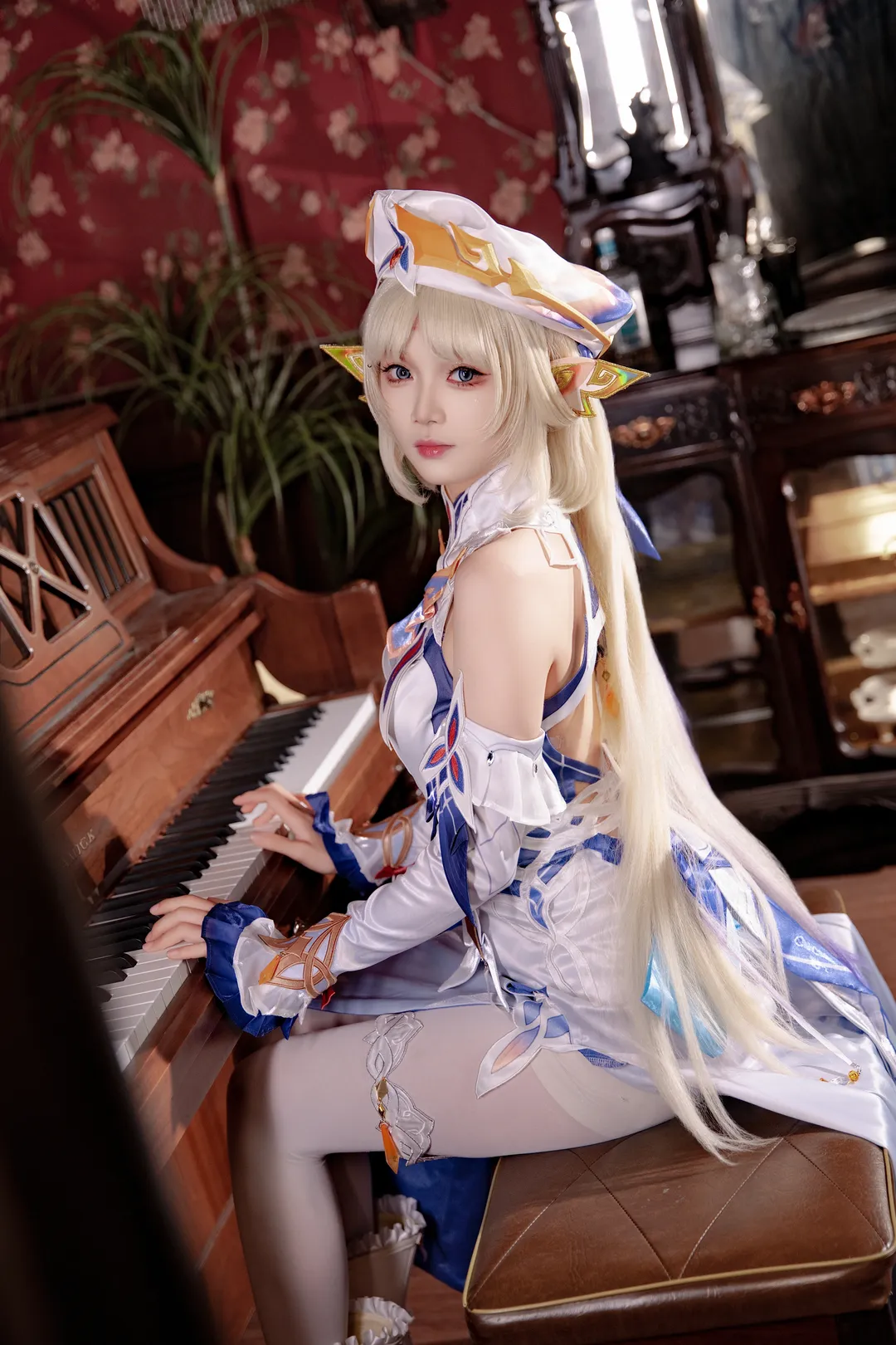 【尼可·莱恩cos】原神魔女会N的书房静谧时刻 - 第 7 张