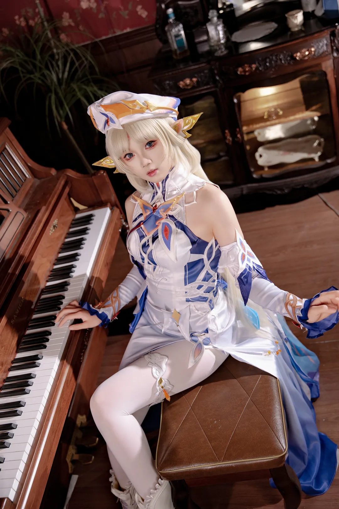 【尼可·莱恩cos】原神魔女会N的书房静谧时刻 - 第 8 张