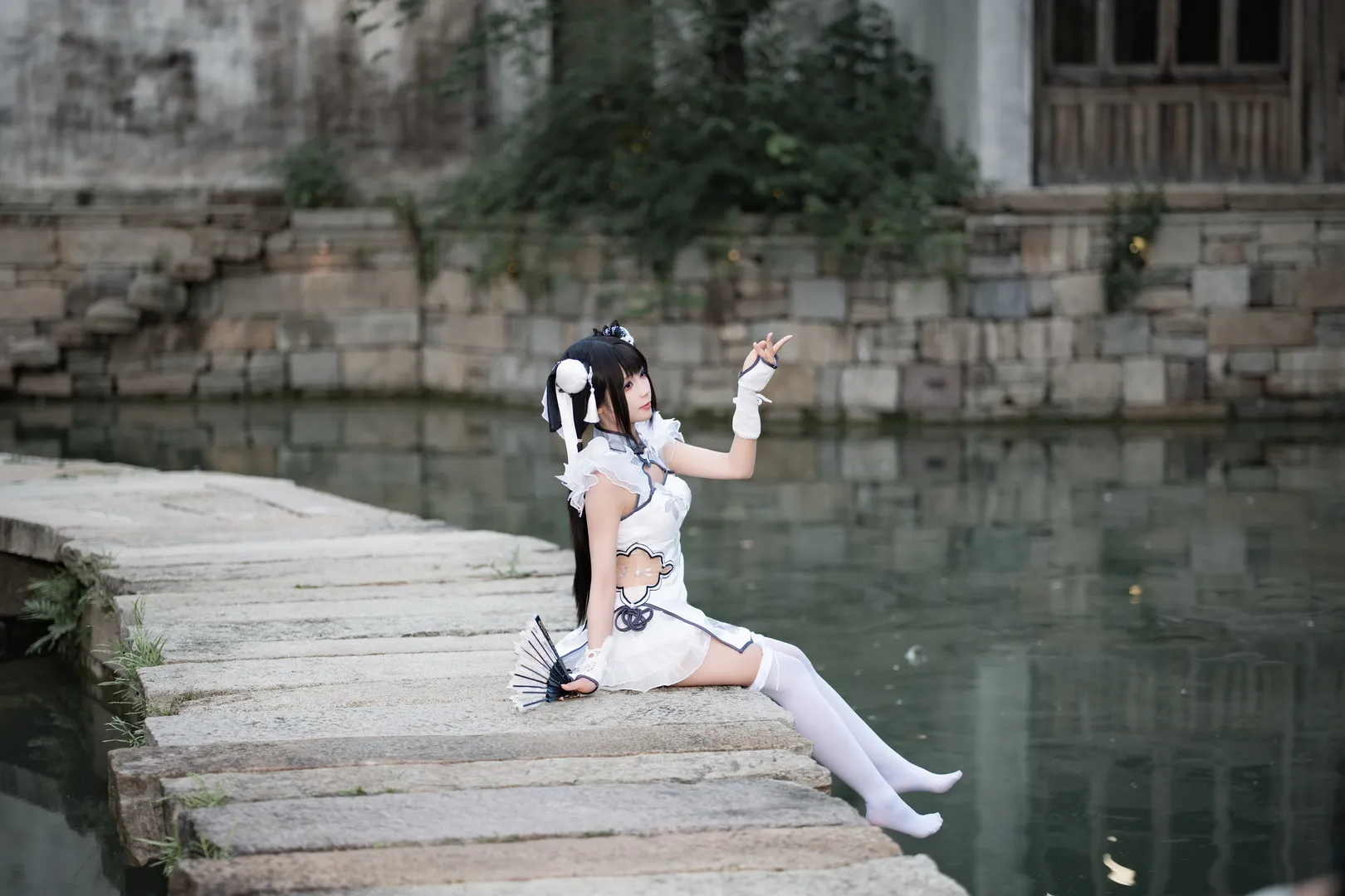 【殷紫萍cos】悬壶济世的白衣少女，在江南水乡的拍摄分享 - 第 6 张