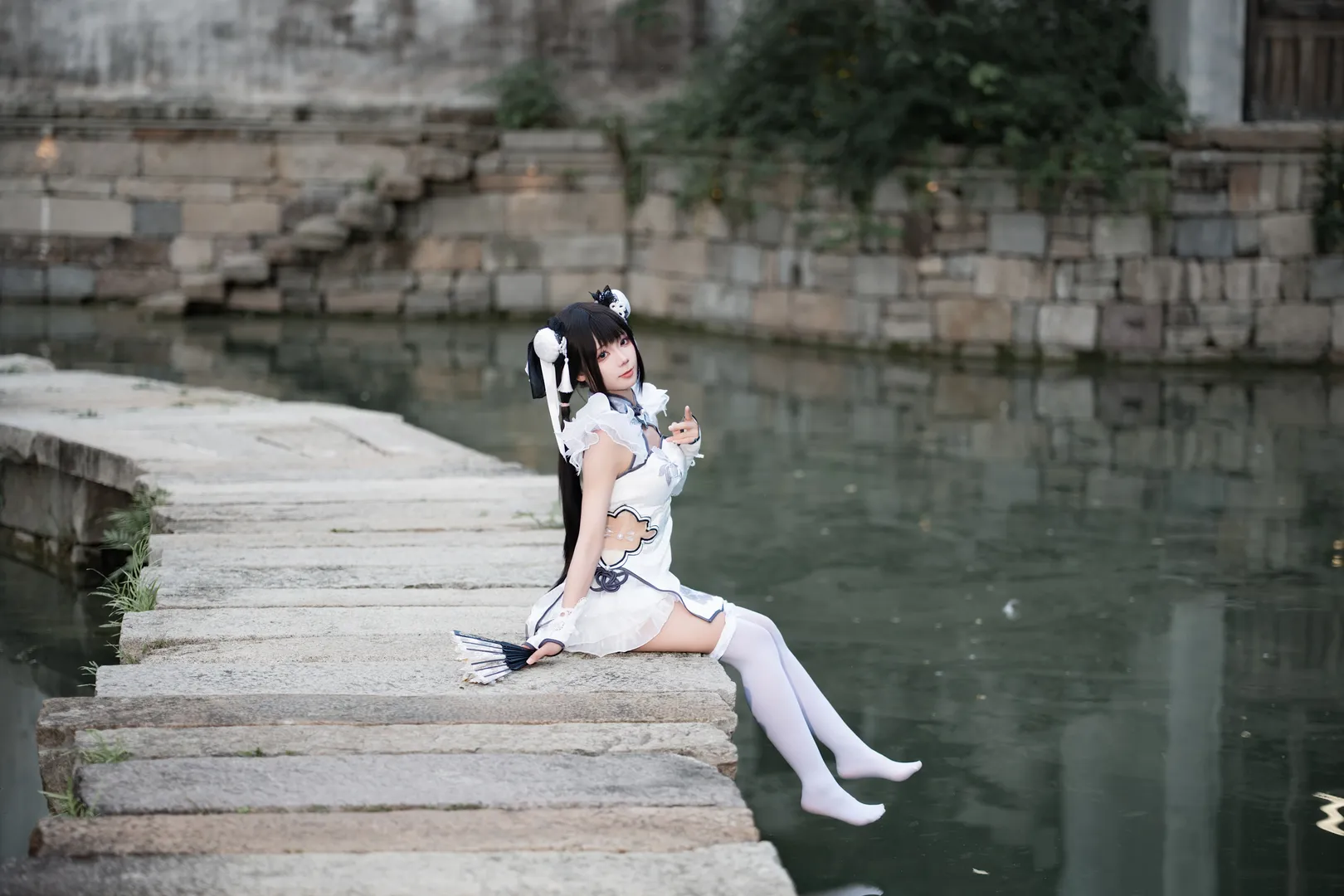 【殷紫萍cos】悬壶济世的白衣少女，在江南水乡的拍摄分享 - 第 7 张