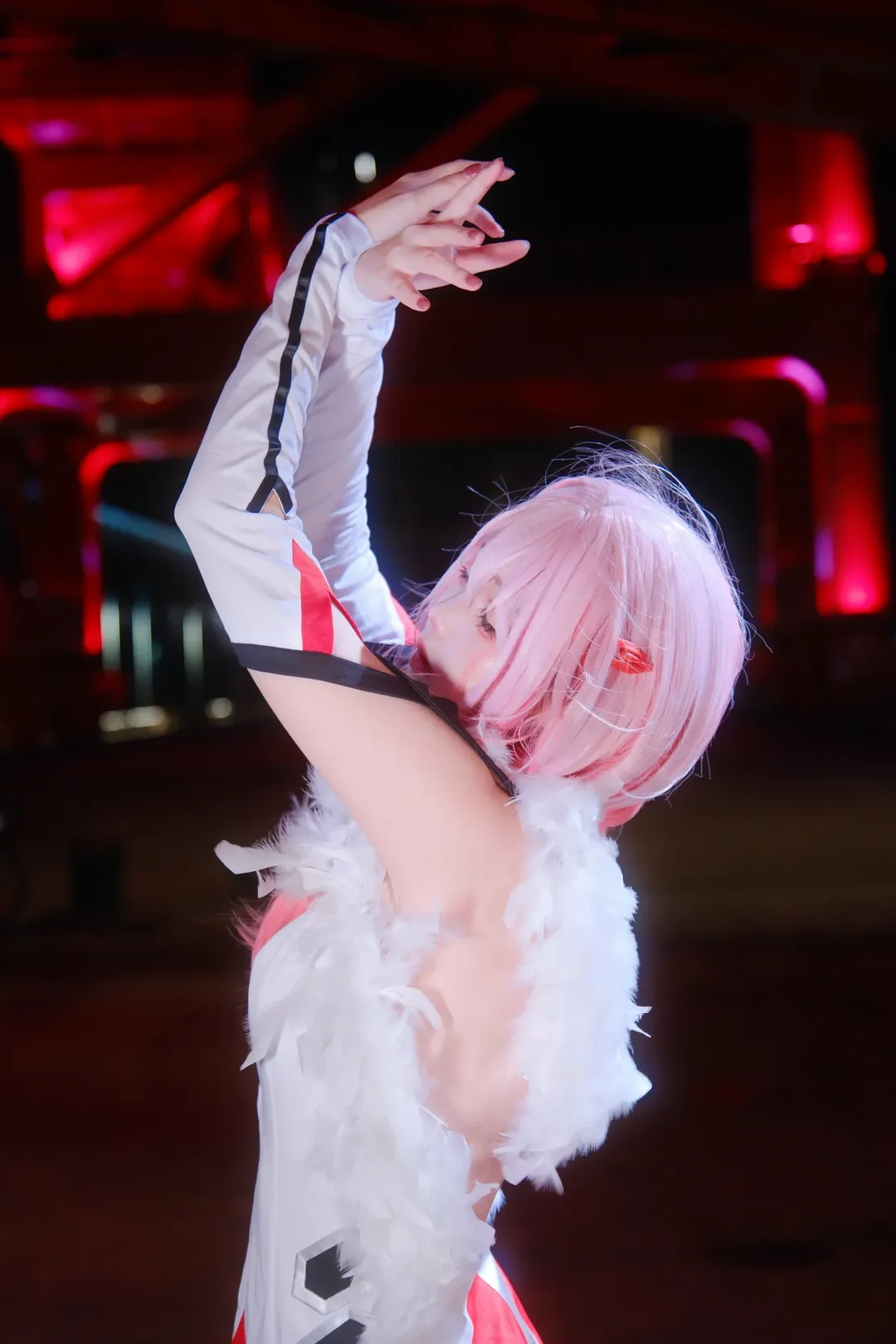 【楪祈cos】罪恶王冠中粉发少女的爷青回瞬间 - 第 7 张