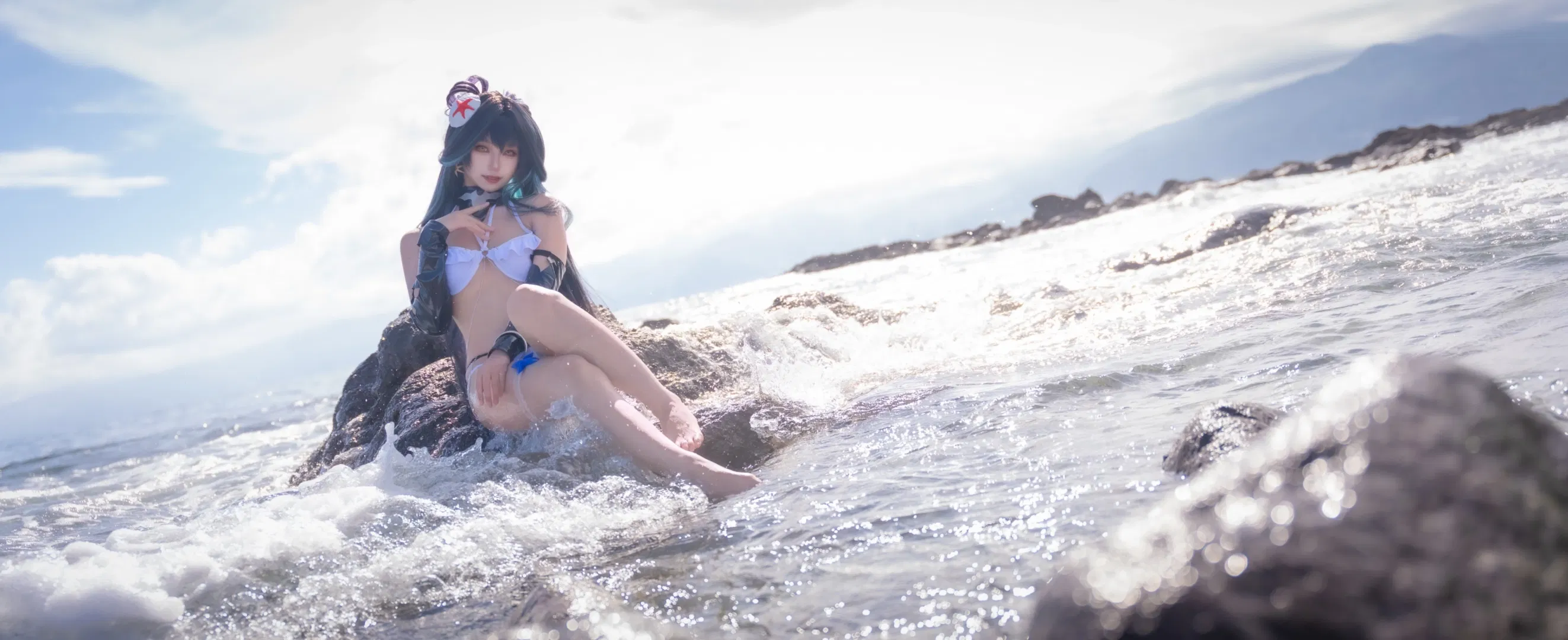 【小美人鱼cos】崩坏星穹铁道海边的波光粼粼，赤足踏浪 - 第 1 张