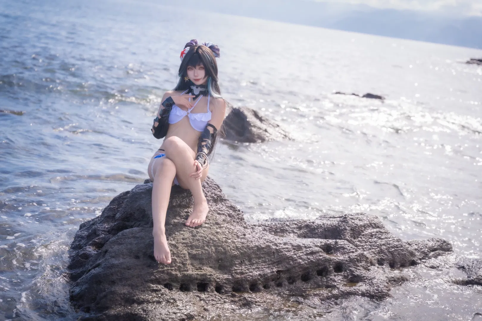 【小美人鱼cos】崩坏星穹铁道海边的波光粼粼，赤足踏浪 - 第 3 张