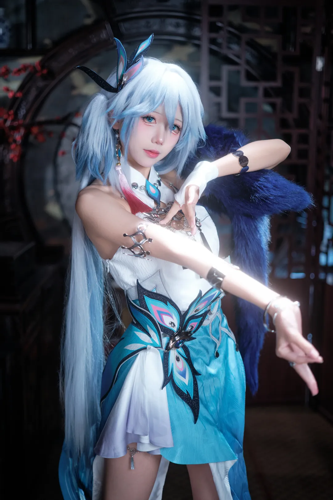 【爻光cos】崩坏星穹铁道里的孔雀翎羽，这套服饰细节真的拉满 - 第 3 张
